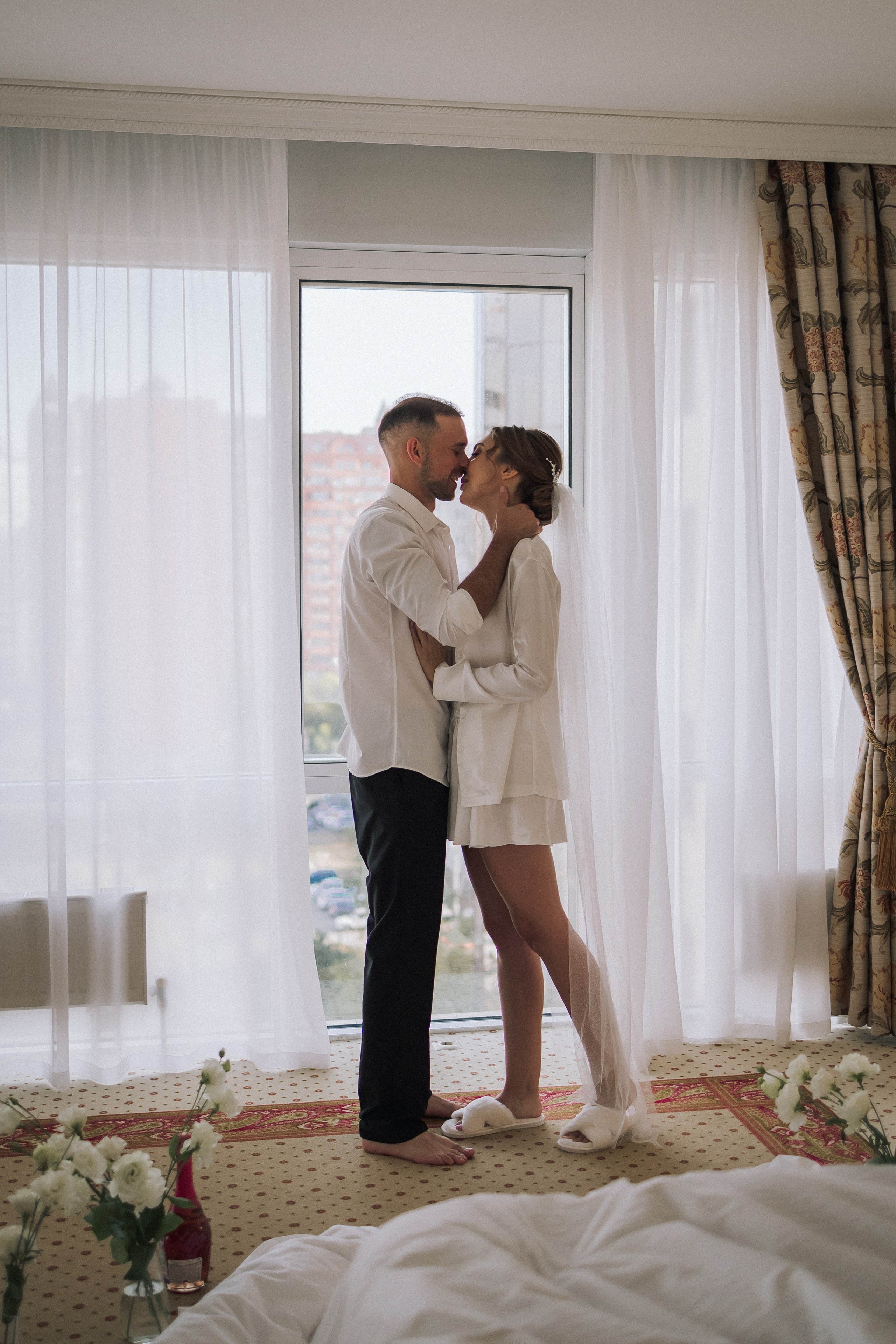 Свадебная прогулка Екатерины и Евгения. Свадебная фотография. Арина Рубах