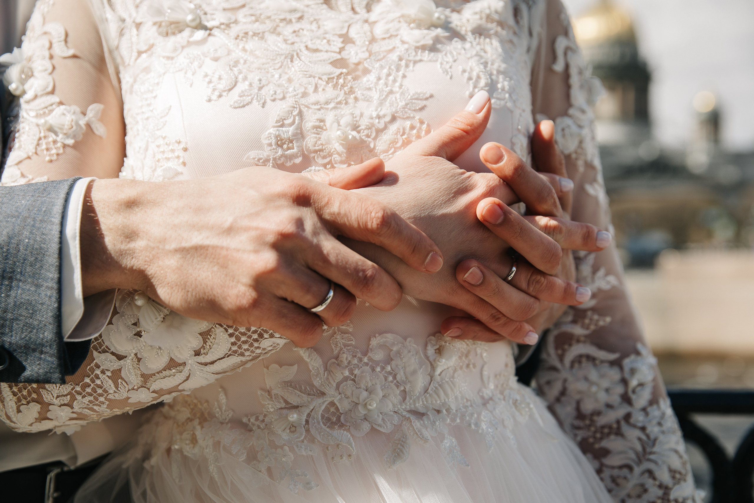 МАЙ | Дворец № 1, Атланты, Эрмитажный дворик. Свадебный фотограф в Санкт-Петербурге Полина Корзухина