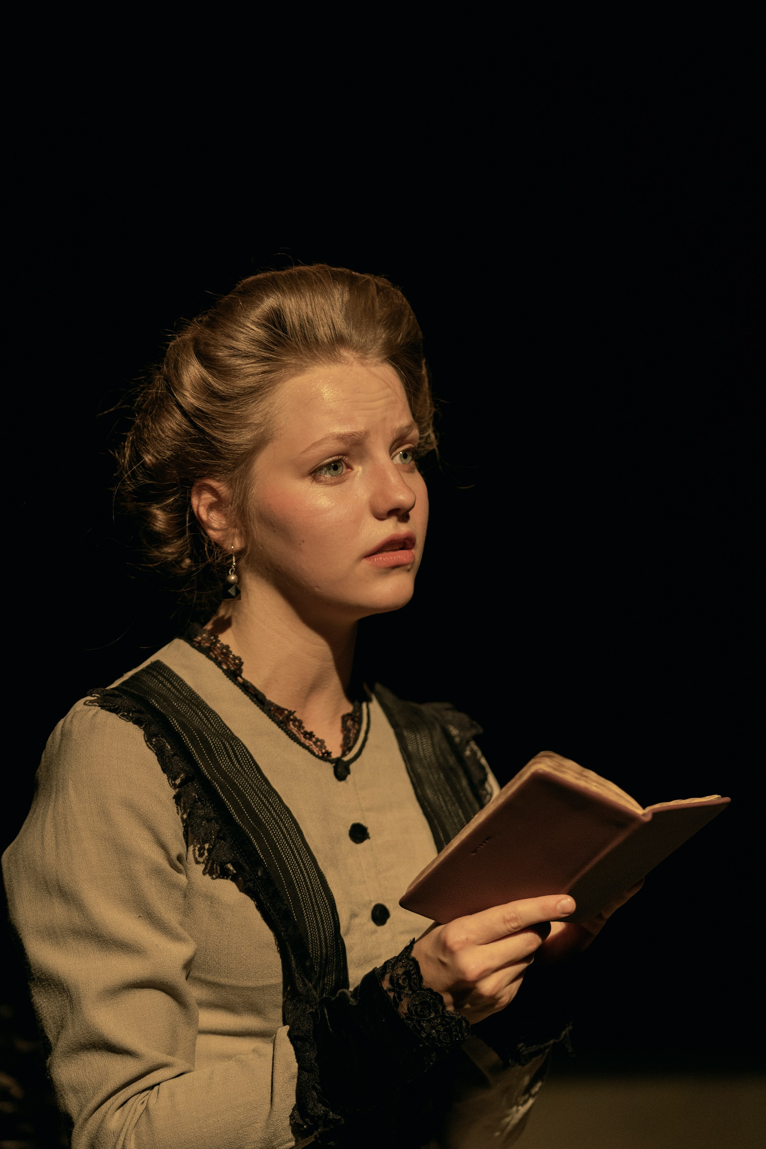 Антоновки. Реж. Виталий Любский. Antonovki, dir. Vitaliy Lybskiy. Фотограф Ирина Соколенко Санкт-Петербург