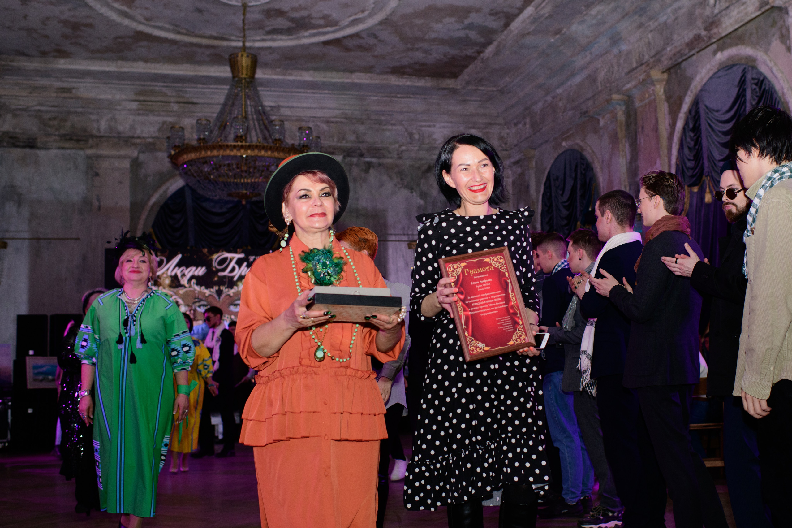 Репортаж модного показа «Люди брендов». Организация и проведение фотосъемок в Санкт-Петербурге. Фотограф Смирягин Илья