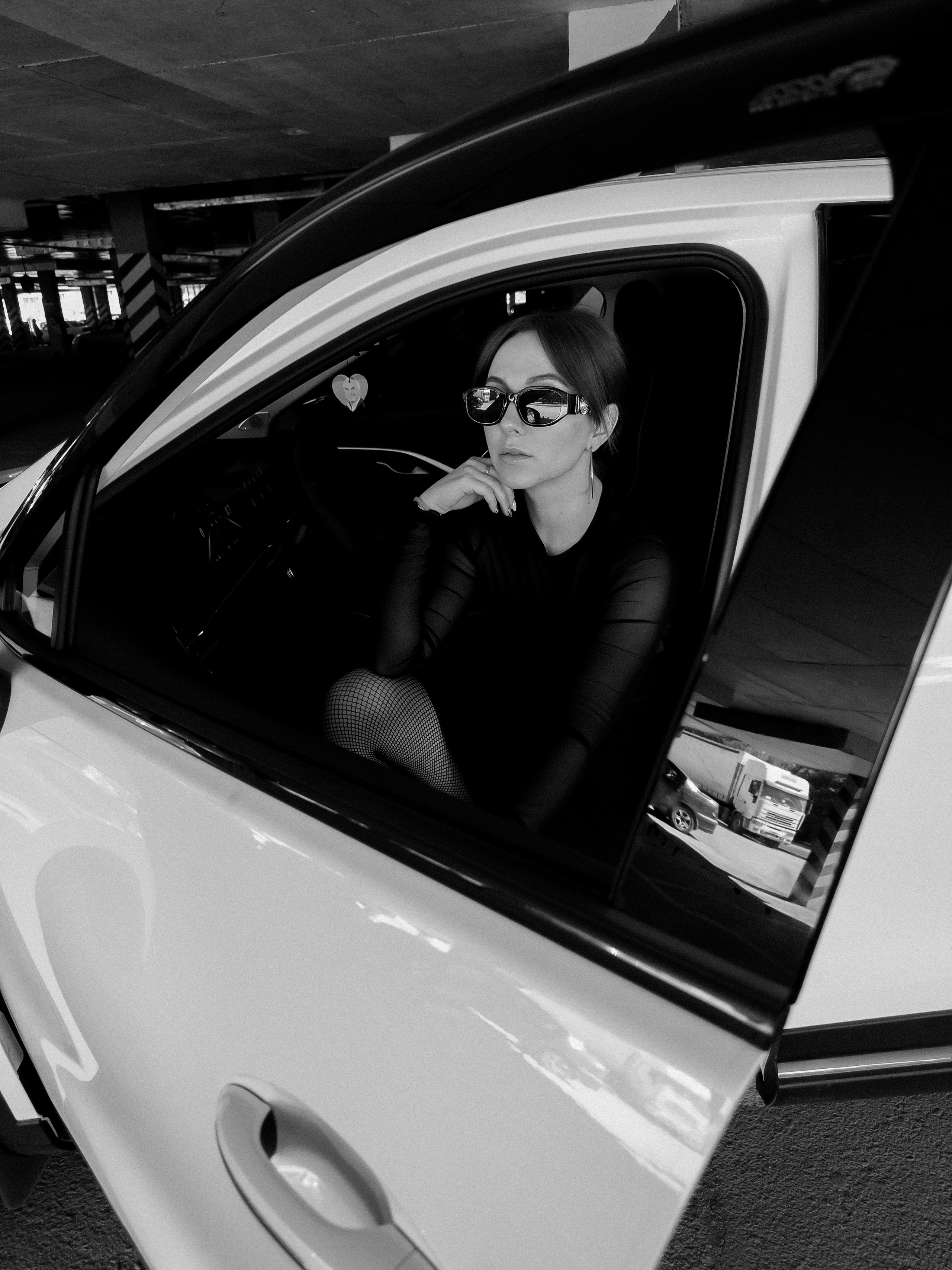 Вика | девушка на фоне бетонных джунглей. Фотограф Барнаул Софья Бояринова