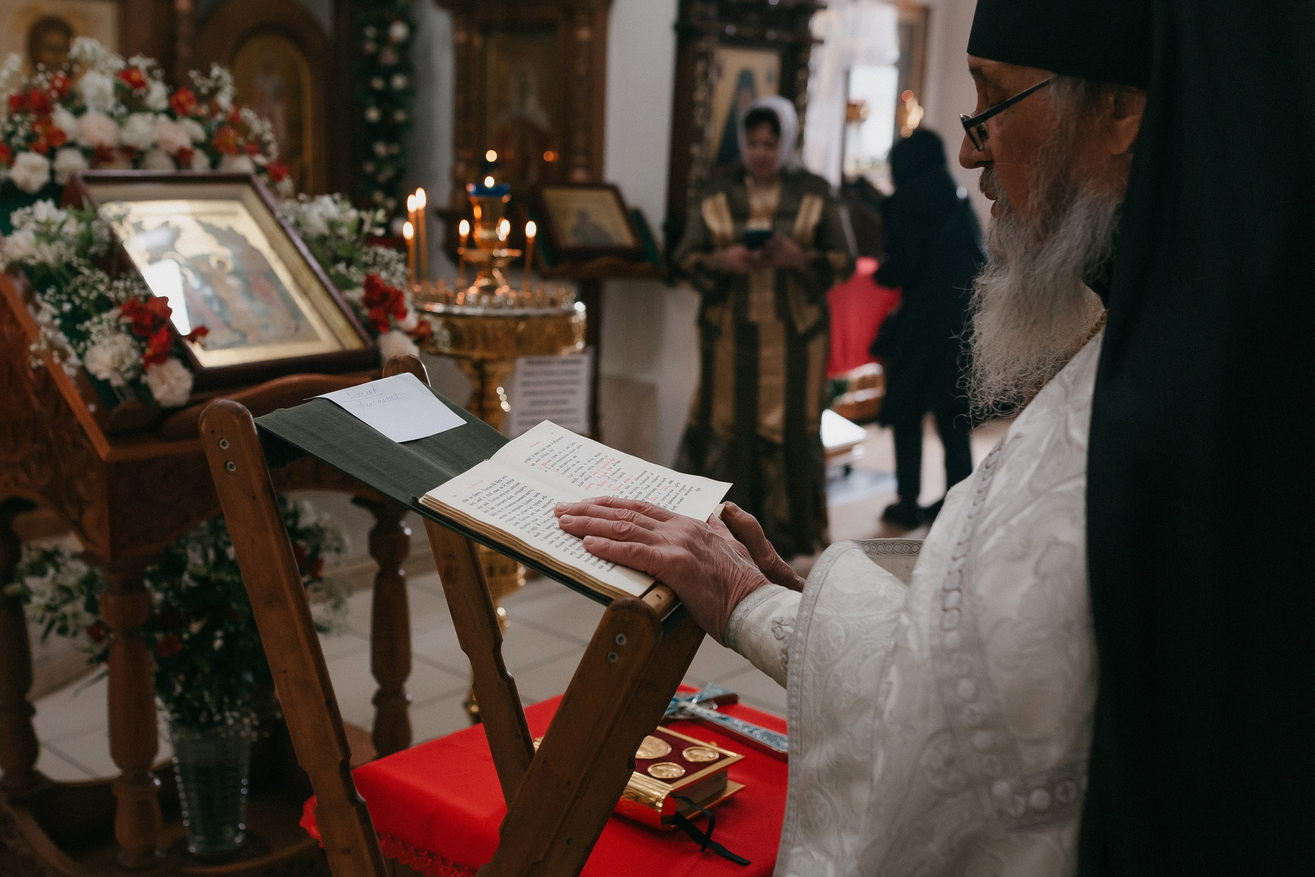 Венчание Анастасии и Вячеслава. Храм Лазаря Четверодневного. Семейный фотограф в Сургуте