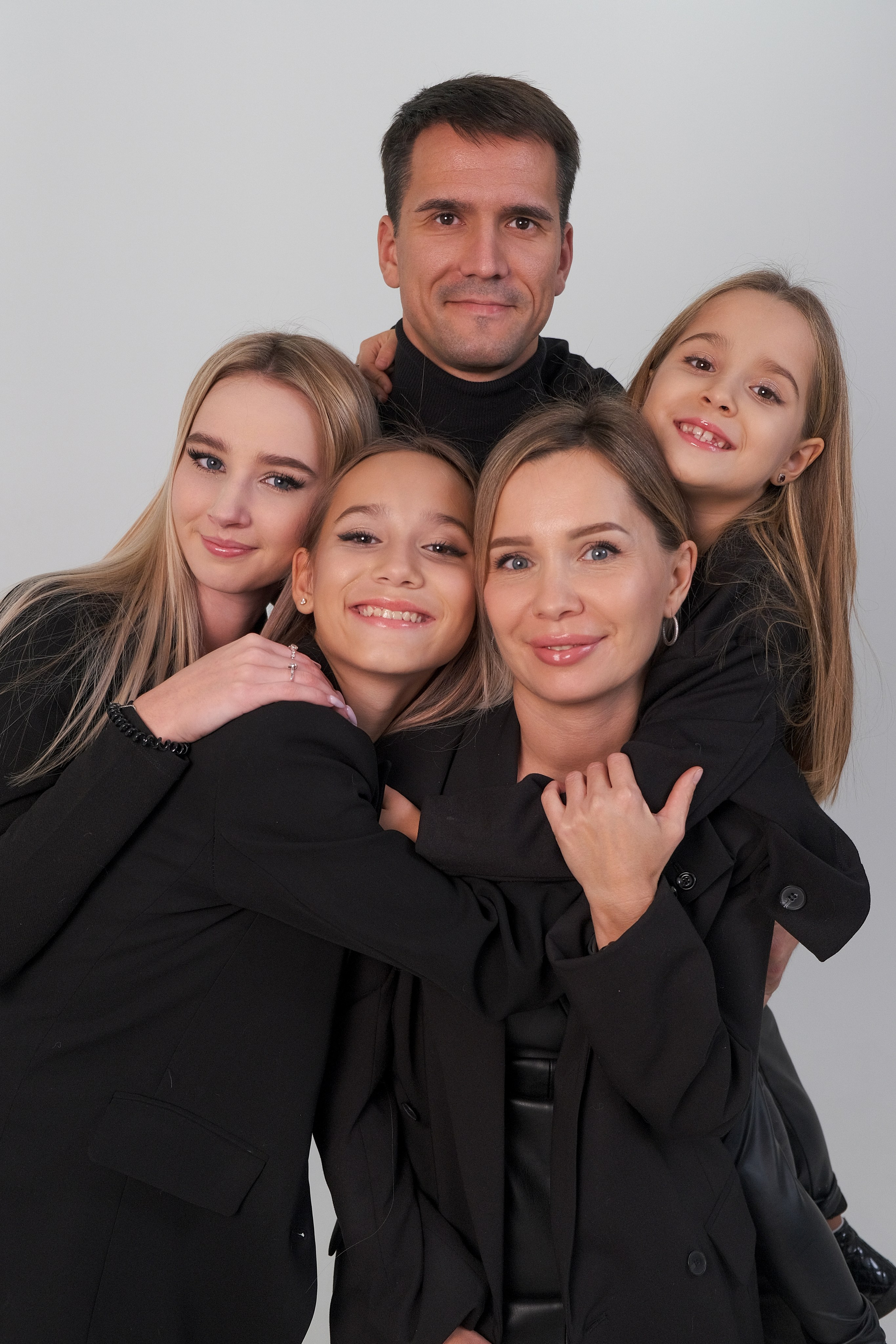 Новый год, фотосессия в студии. Профессиональная фотосъемка в Крыму. Натуральные эмоции и живые кадры. Забронируйте дату прямо сейчас!