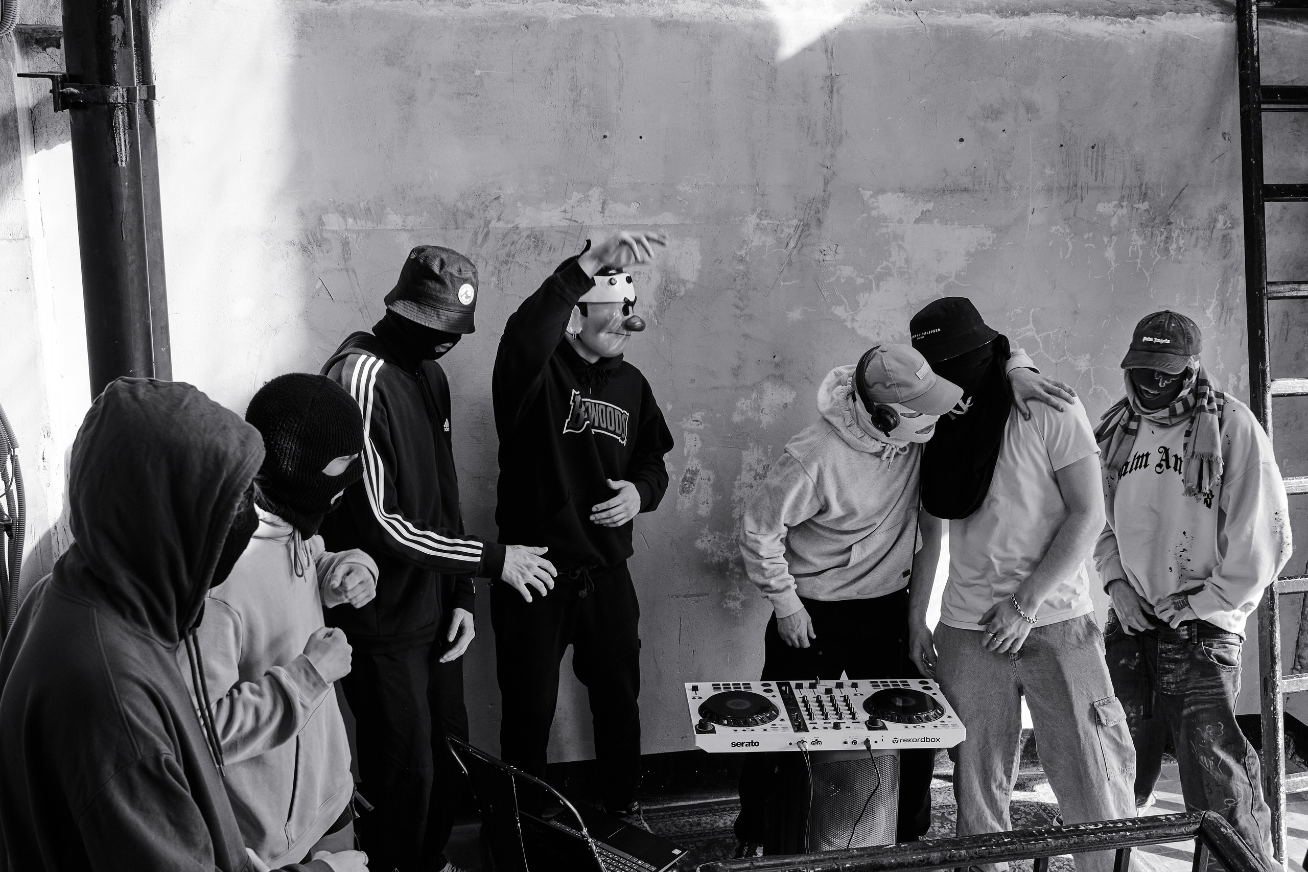 DNK. Московский фотограф WHRMZD