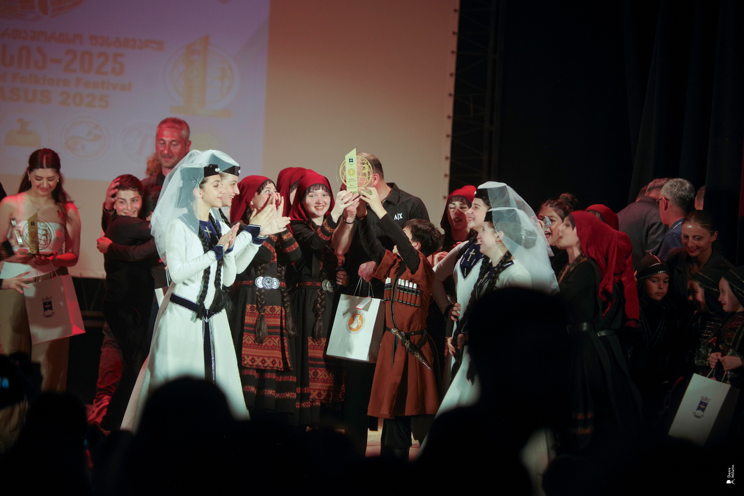 Танцы в прекрасном Они. Портретный фотограф Денис Милютин