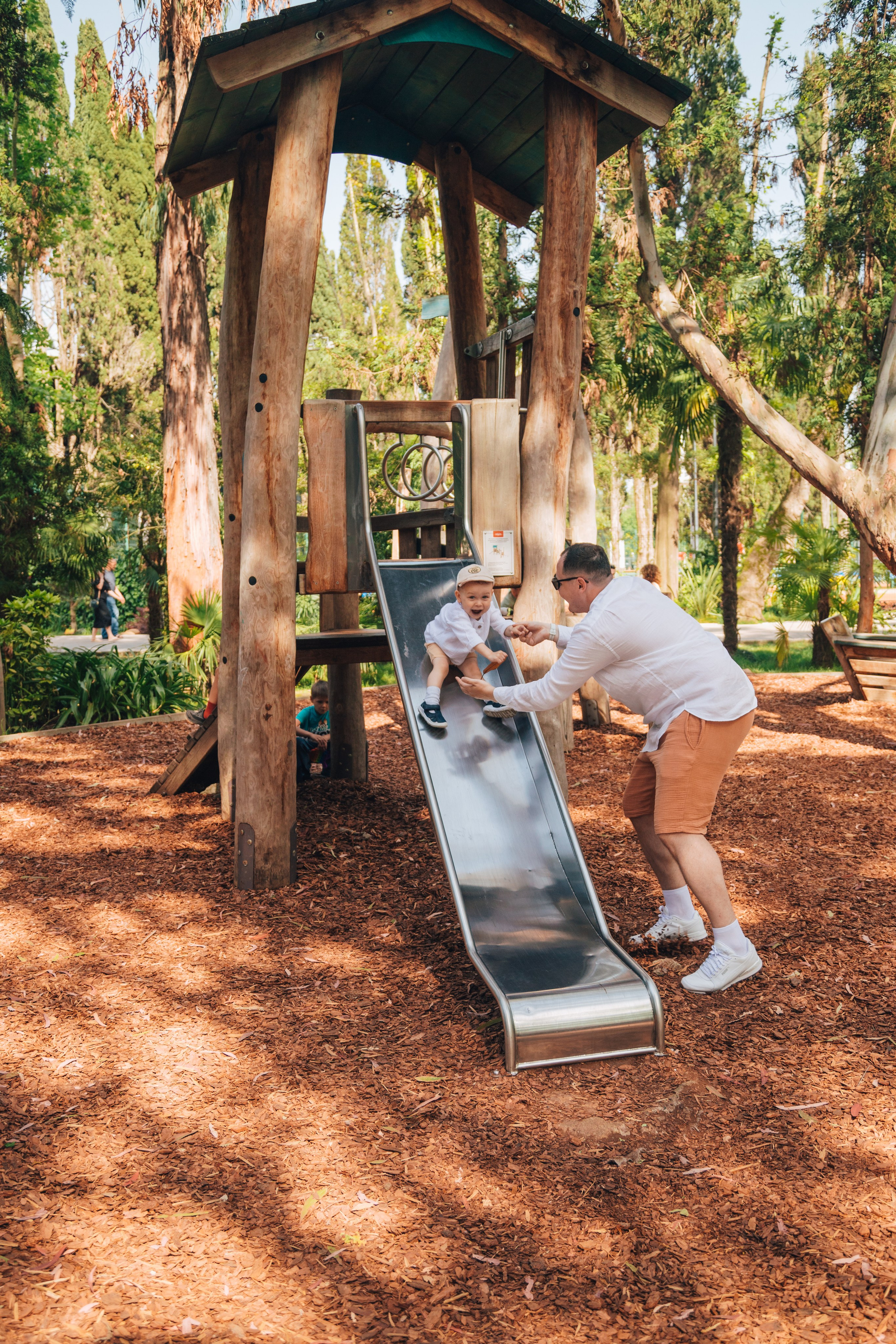 Дима, Ляйсан и Миша на Ривьере (Май 2025 г.). Фотограф Сочи, Адлер, Красная Поляна — Вероника Радченко