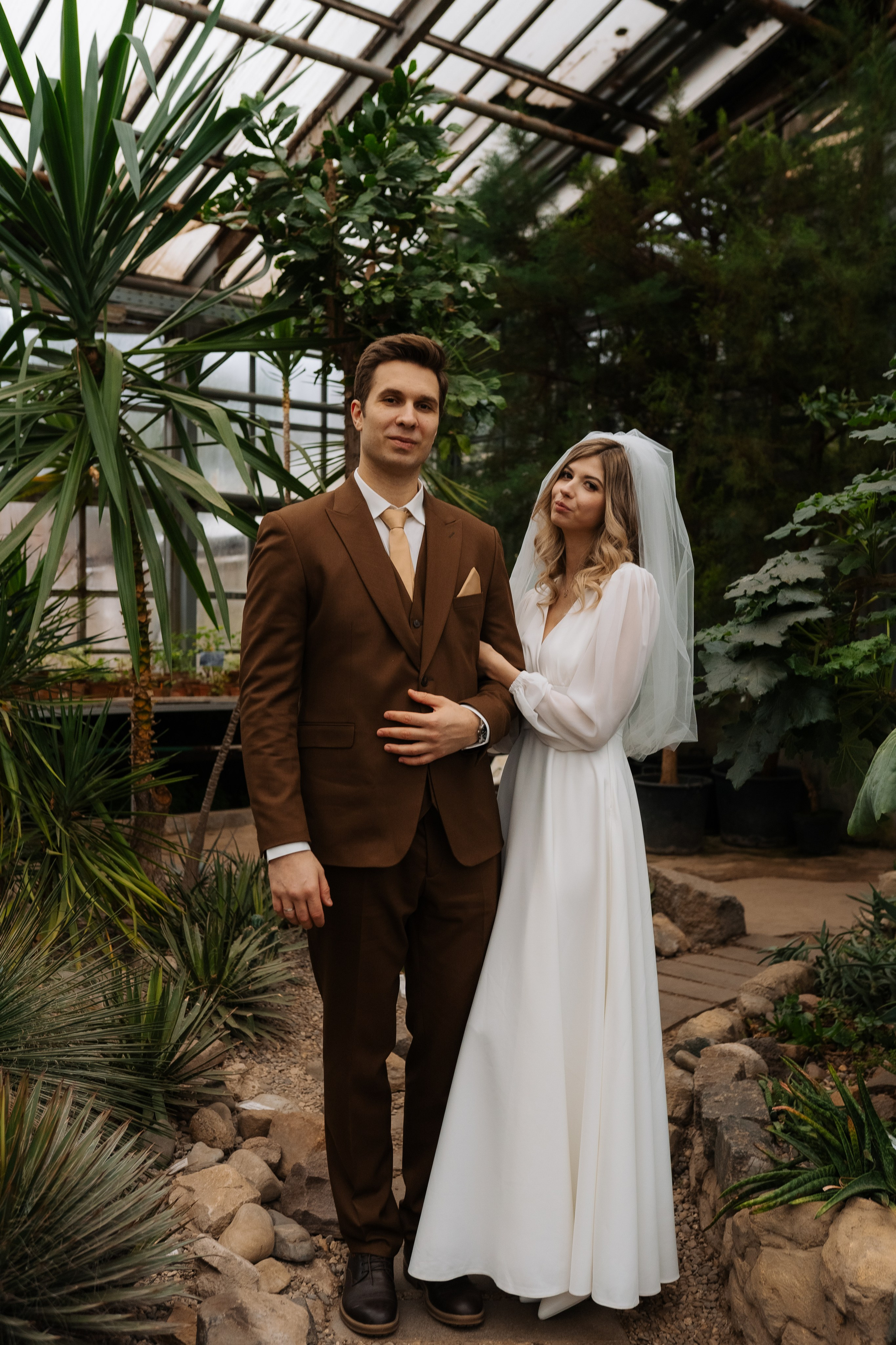 Свадебная фотосессия в оранжерее, Москва. Свадебный фотограф в Москве Анна Полушина