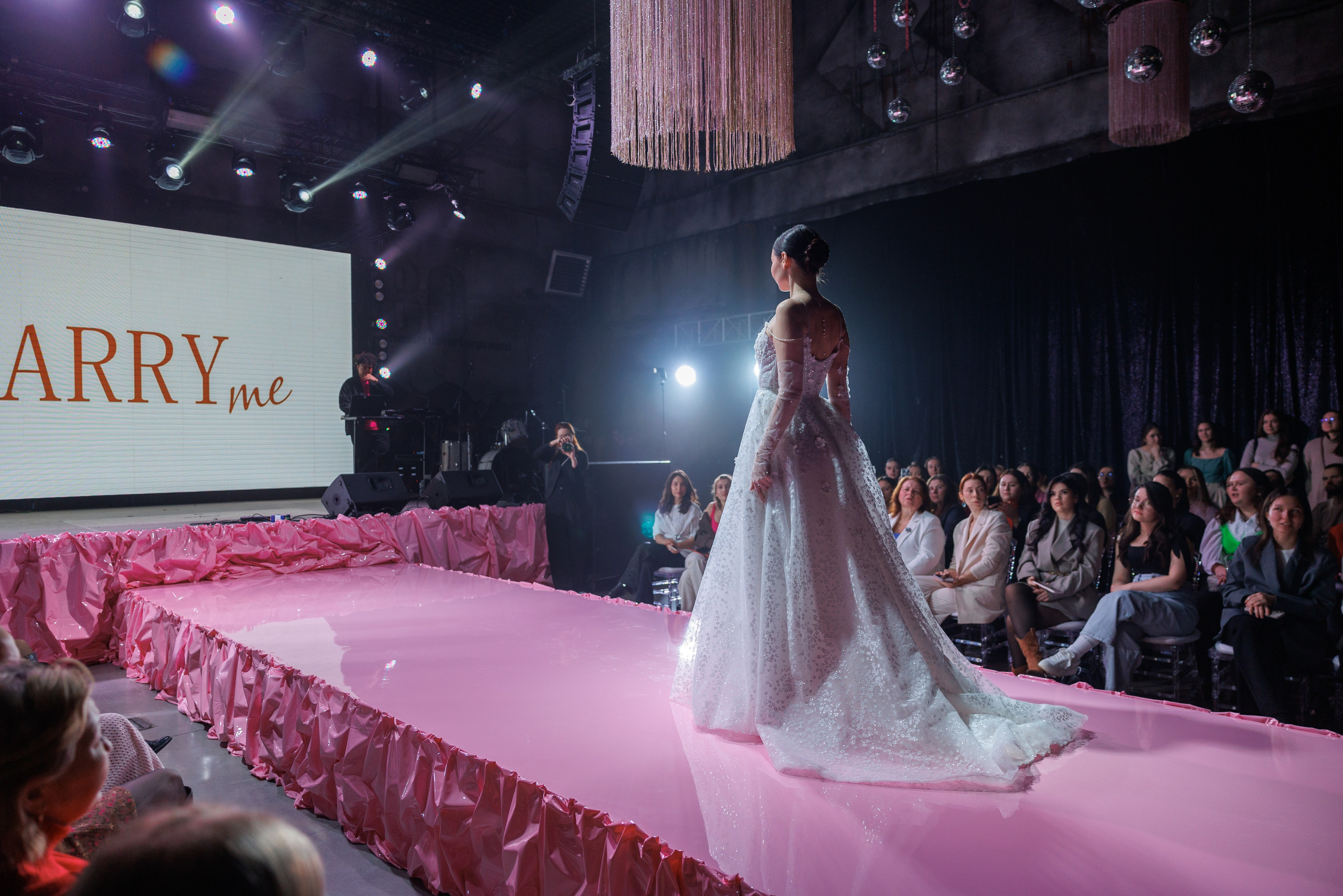 Показ Gabiano & Marry me. Свадебный и семейный фотограф Казань