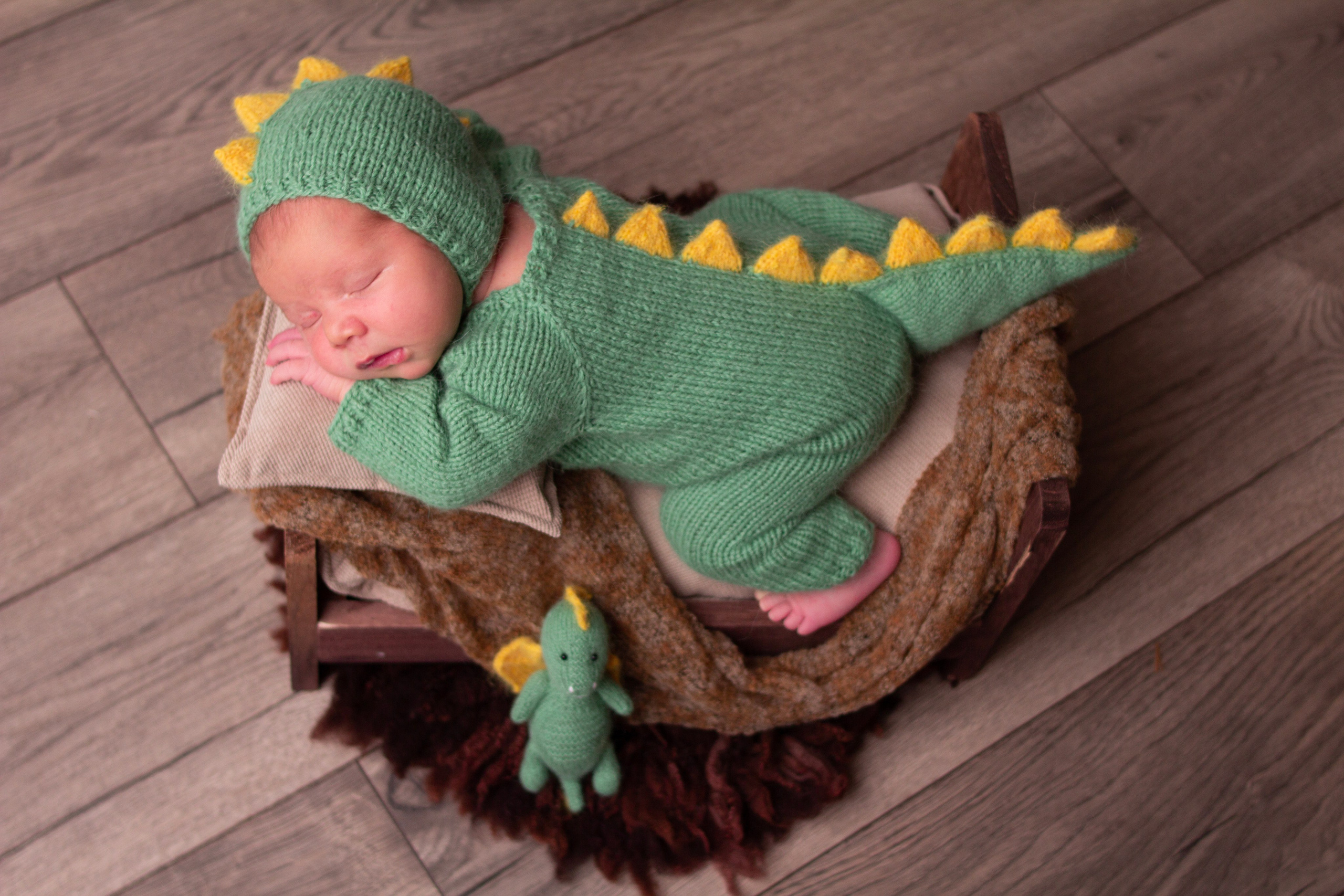 Образы в вязаных костюмчиках. Первый кадр | newborn фотограф | Всеволожск