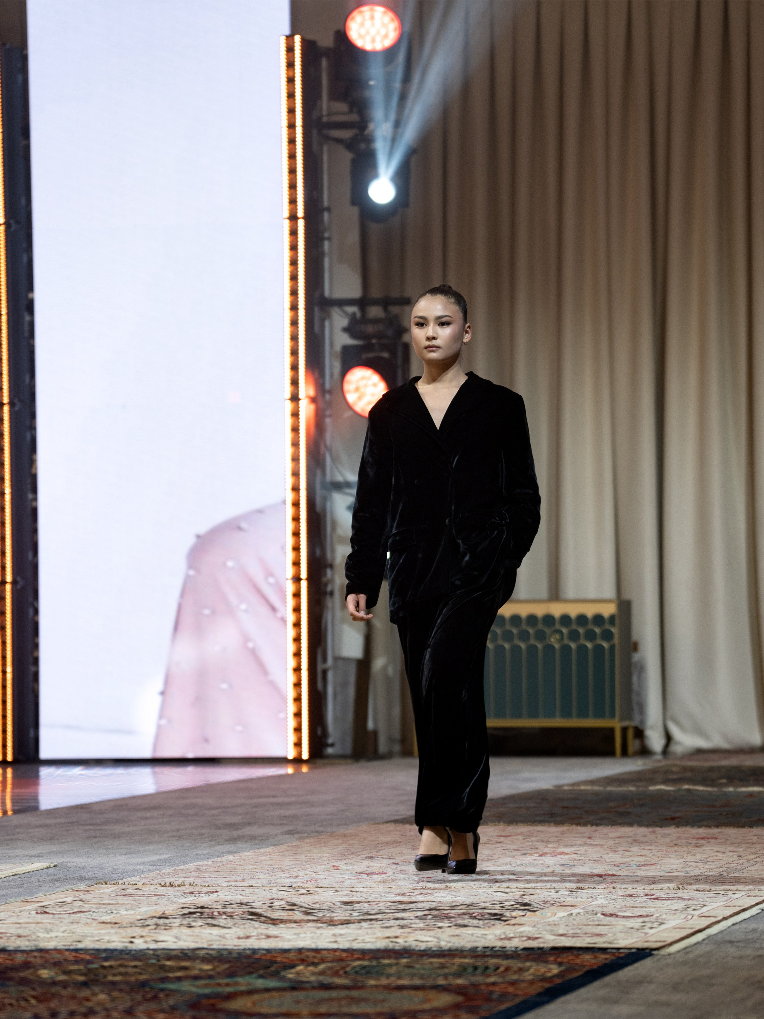 Khanshaiym brand. Сайт Алматинского НЮ АРТ, будуар и фэшн фотографа Дениса Карпенко