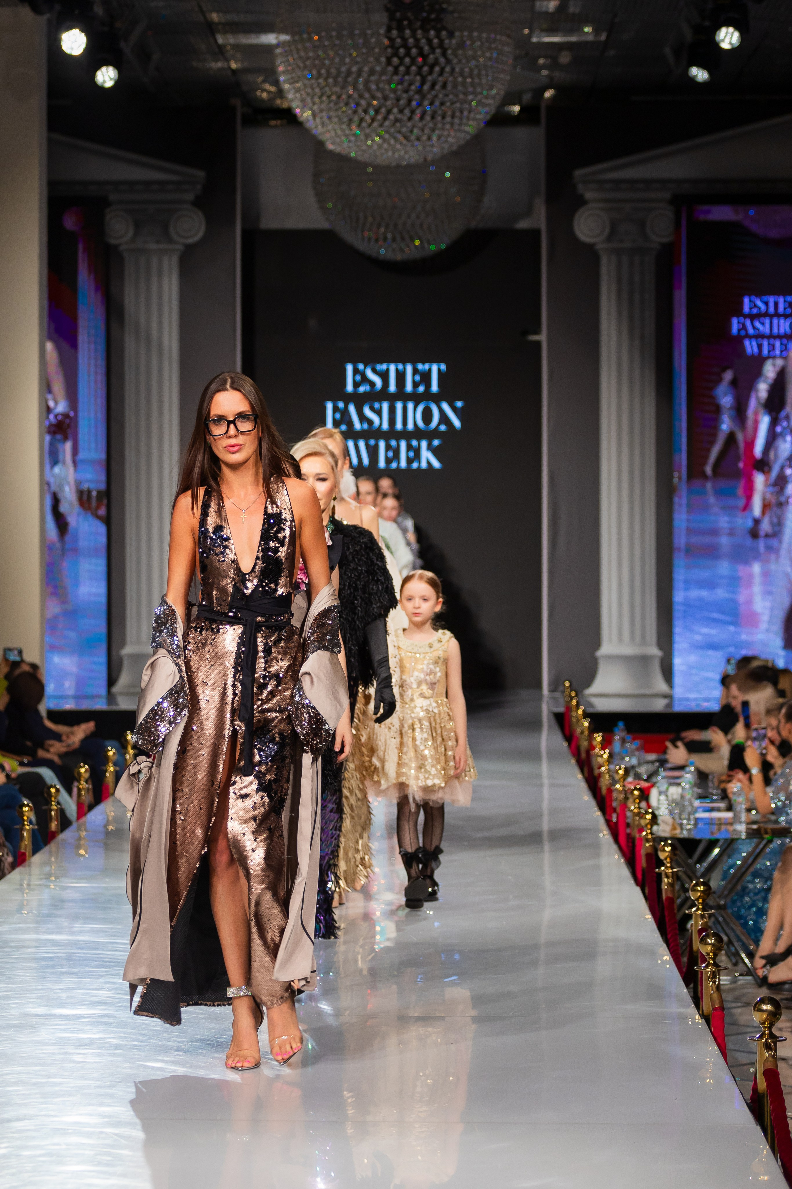 Estet Fashion Week. Photomantis