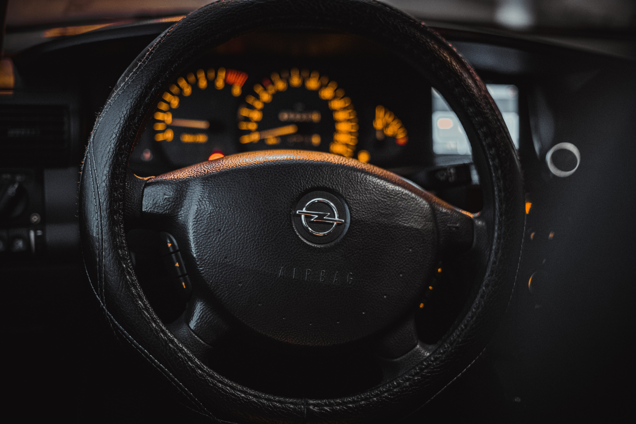 Opel Omega B. Vlad Trykov