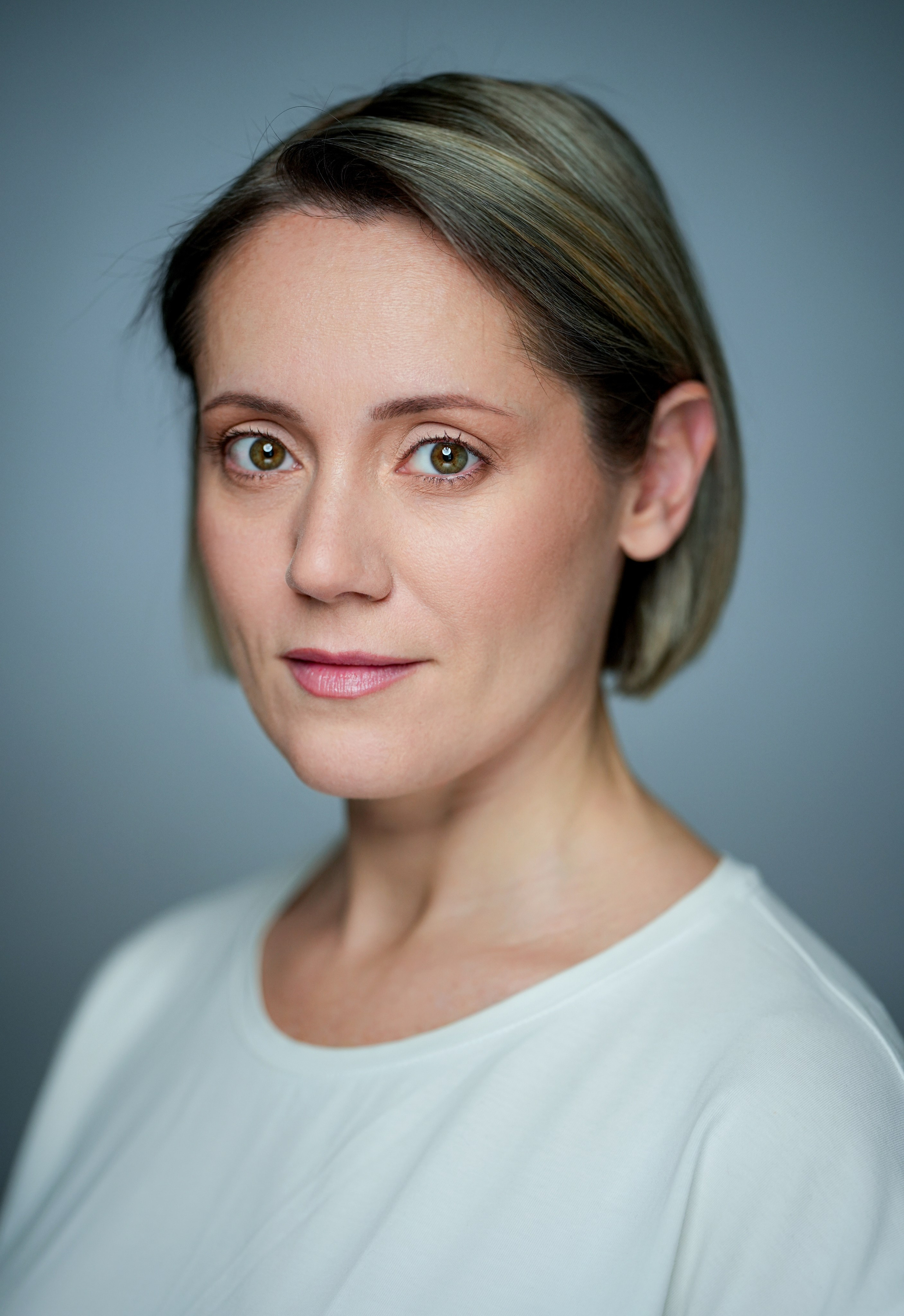 Актриса Александра Белова. Портретная съемка в Москве, студийный фотограф Игорь Фомин
