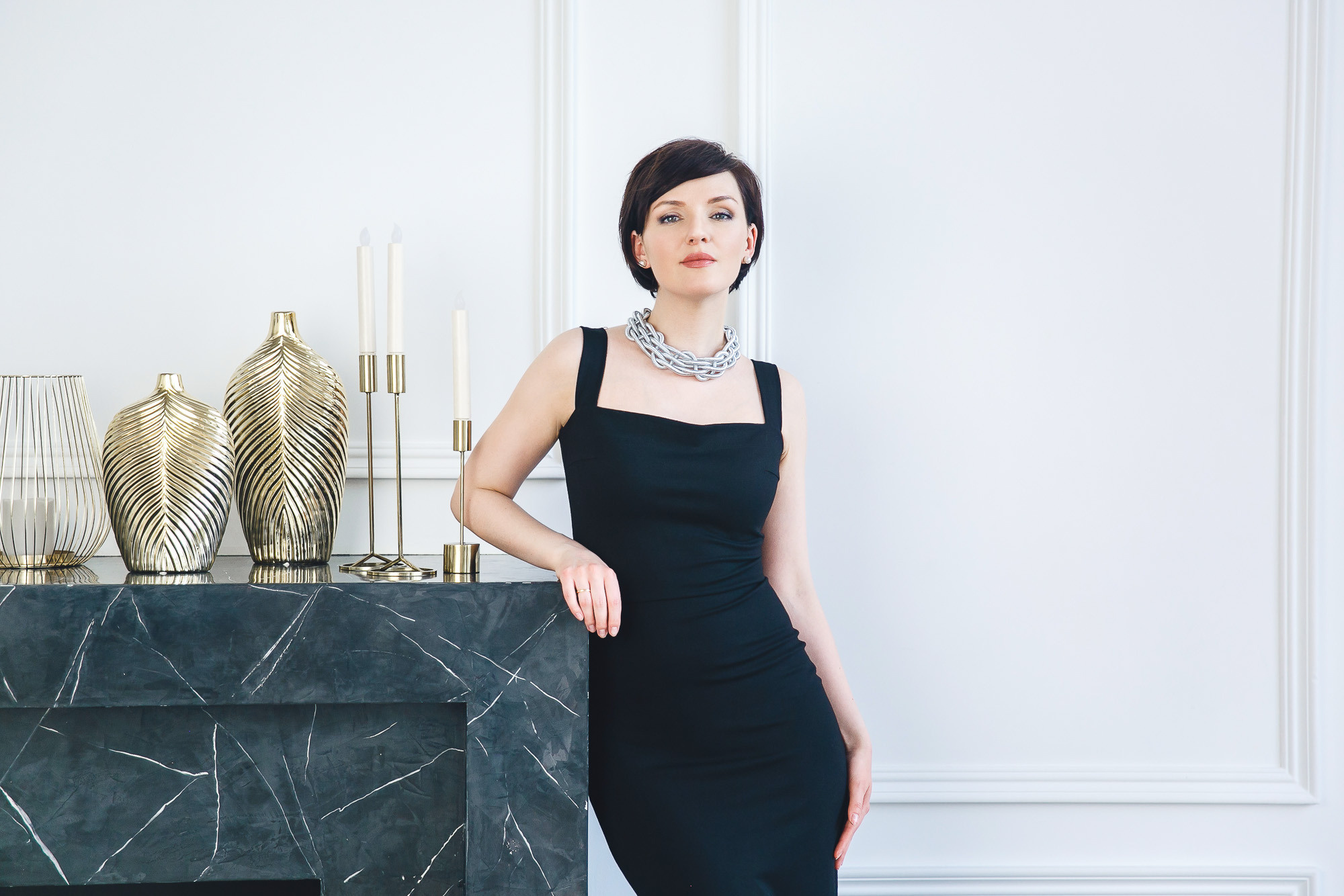 Фотосессия для деловой женщины в студии