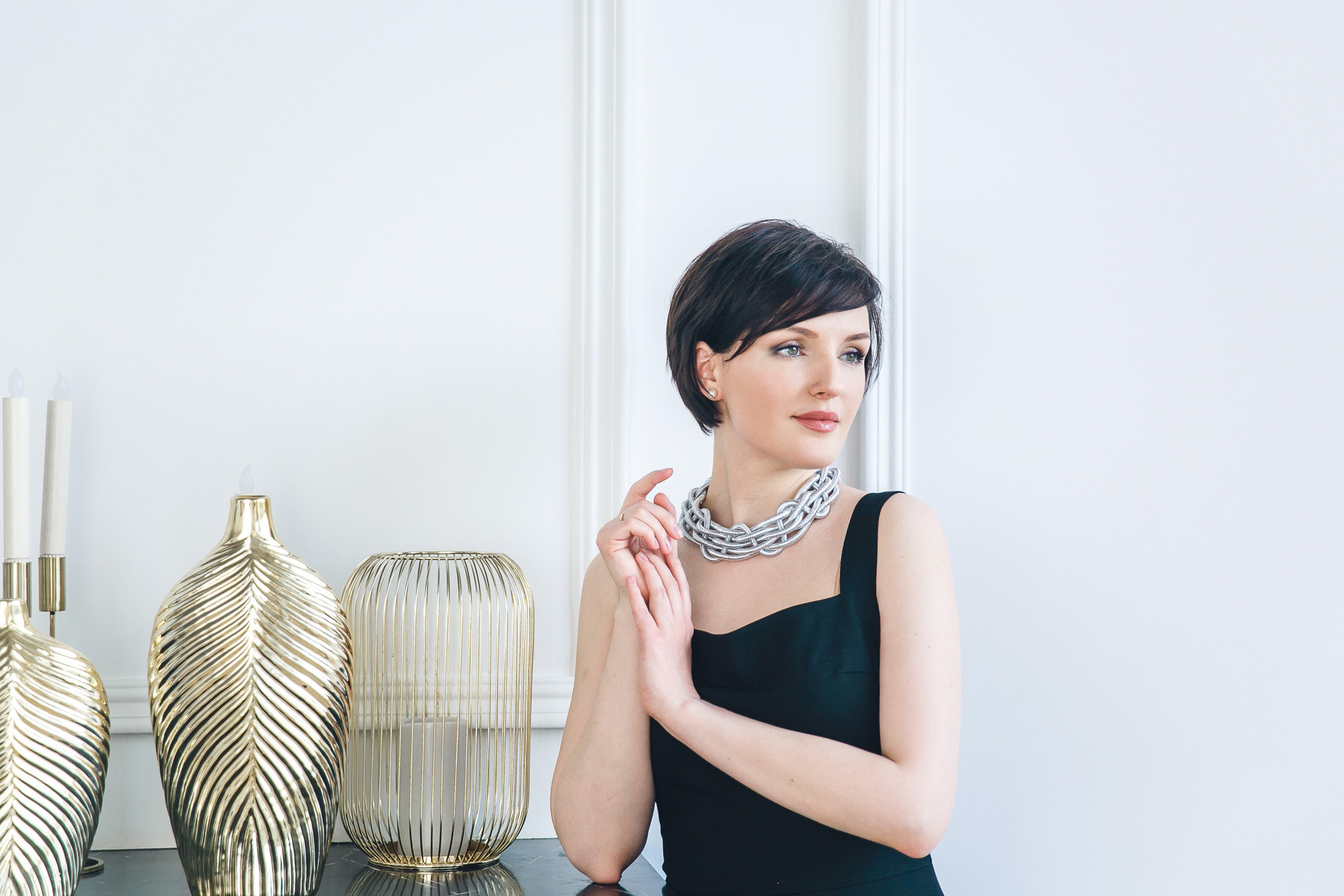 Фотосессия для деловой женщины в студии