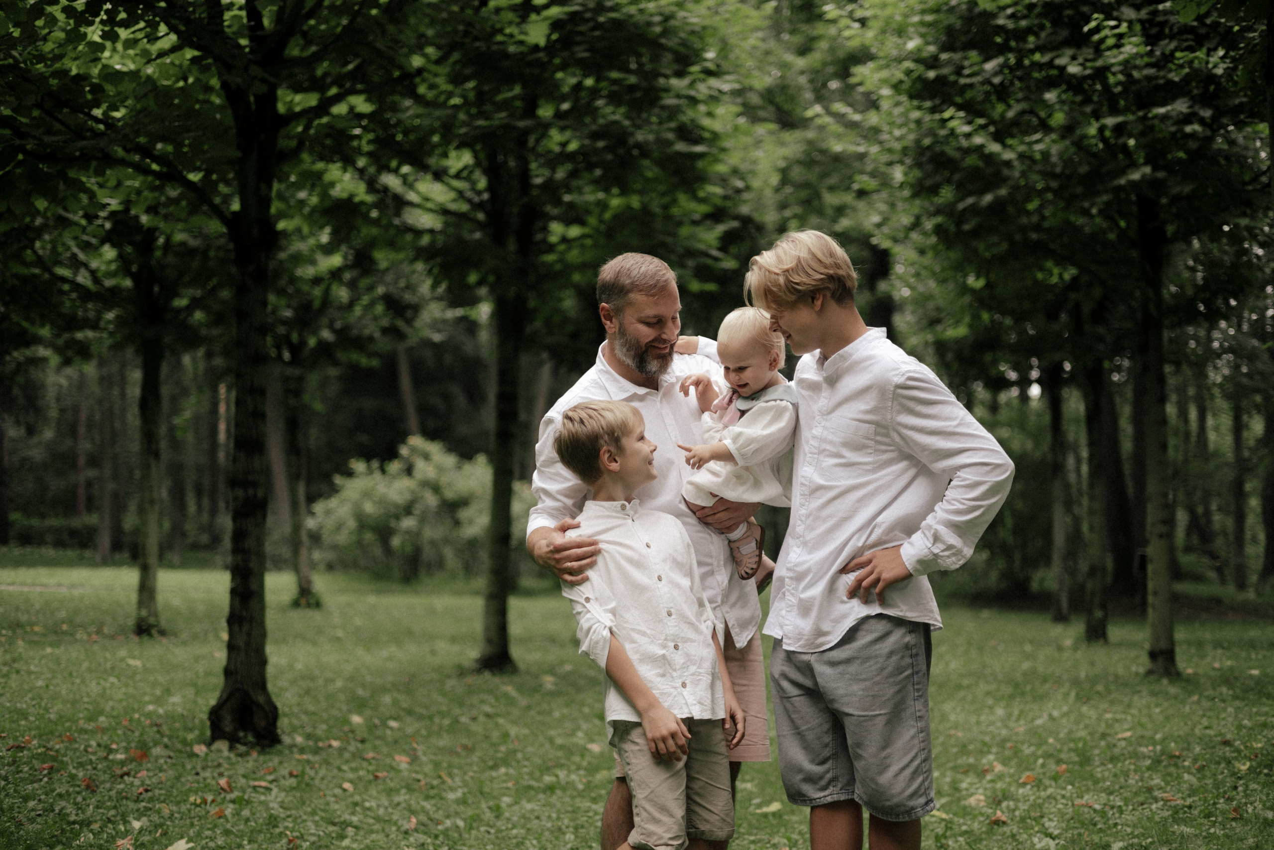 Семейная фотосессия в Оставьевском парке. Свадебный и портретный фотограф в Москве Анастасия Масюк