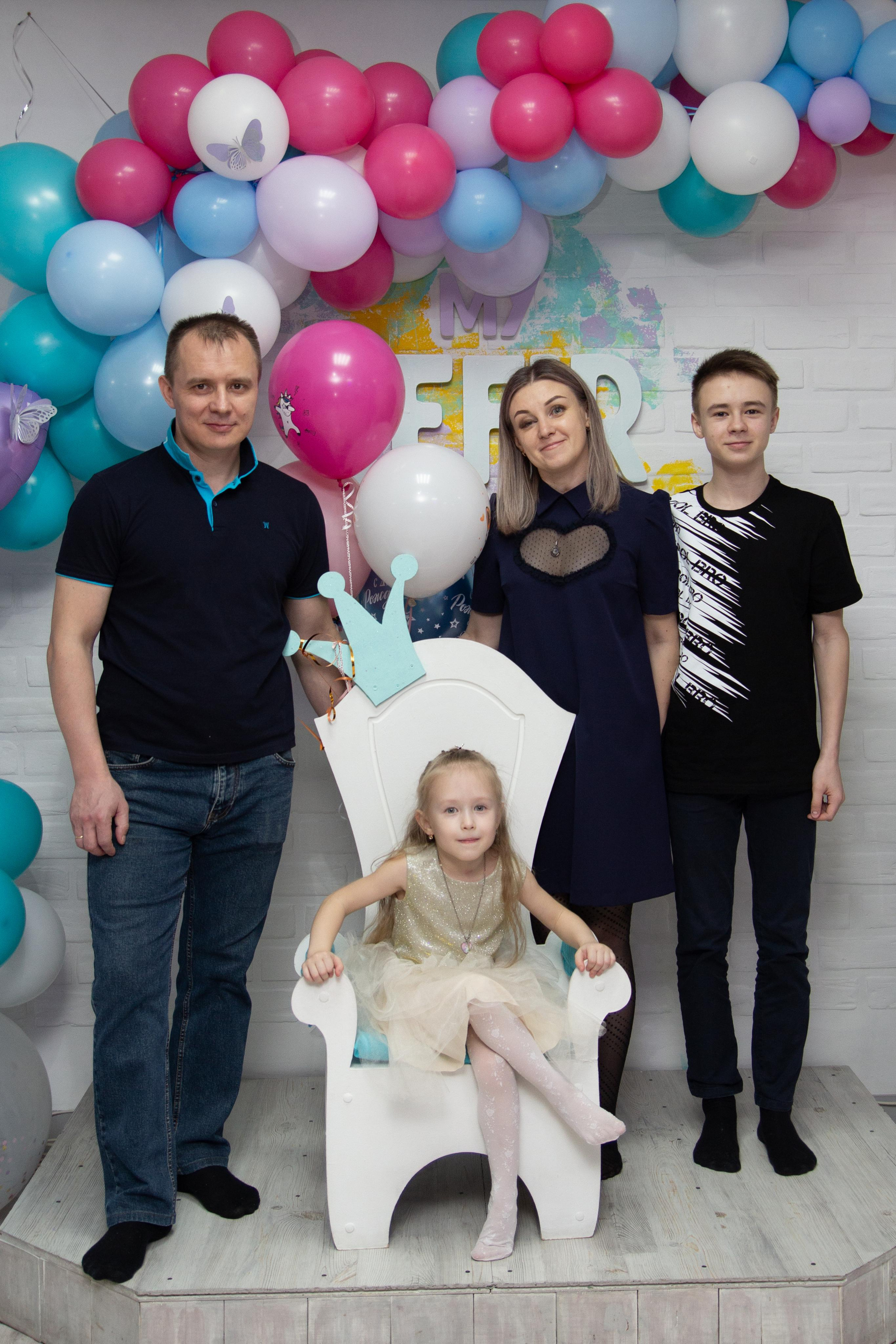 День рождения в стиле Уэнздей. Фотограф Ирина Колесникова