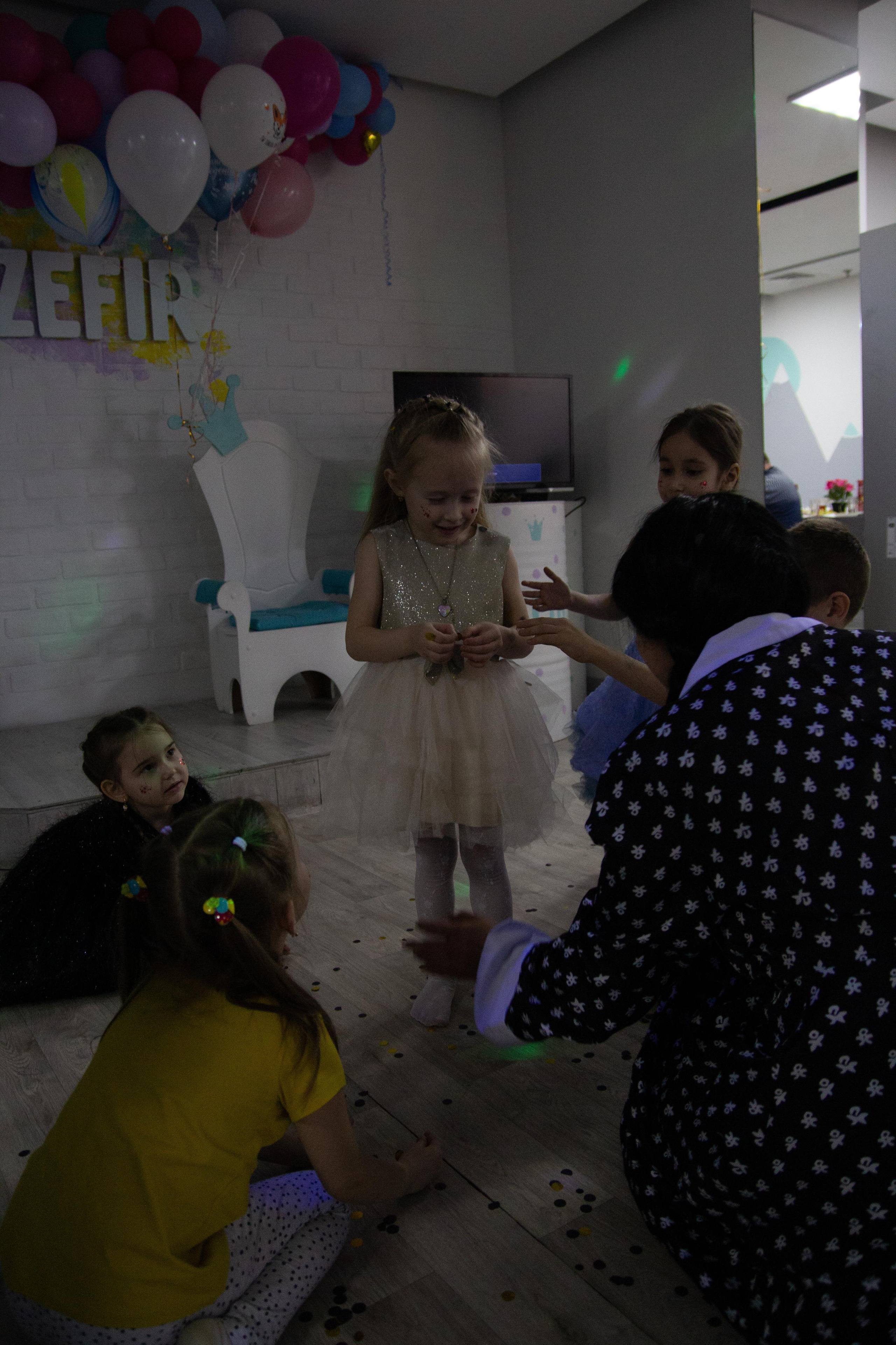 День рождения в стиле Уэнздей. Фотограф Ирина Колесникова