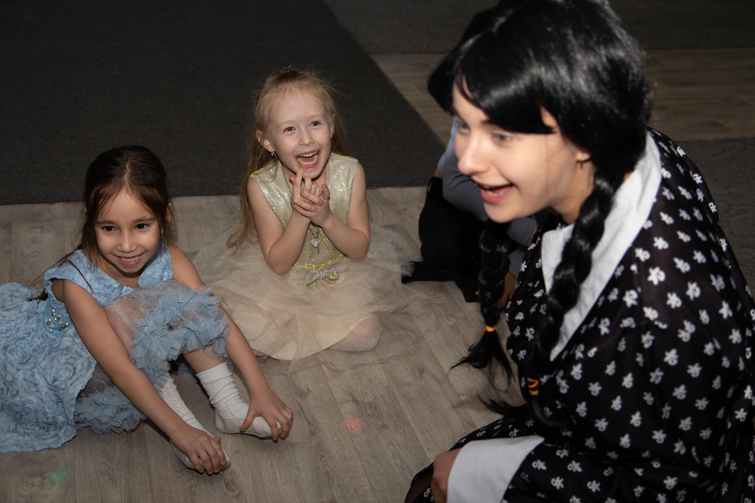 День рождения в стиле Уэнздей. Фотограф Ирина Колесникова