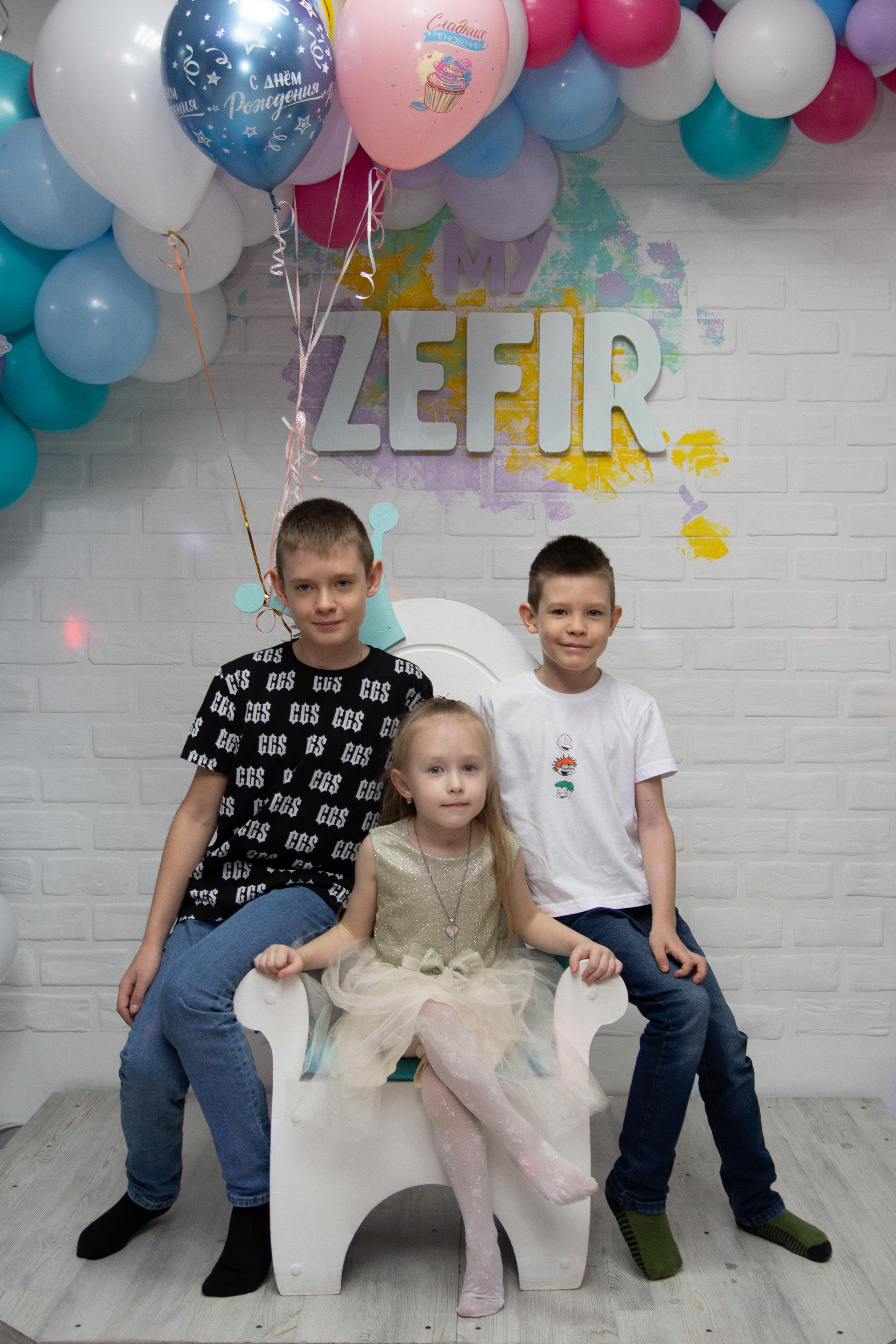 День рождения в стиле Уэнздей. Фотограф Ирина Колесникова