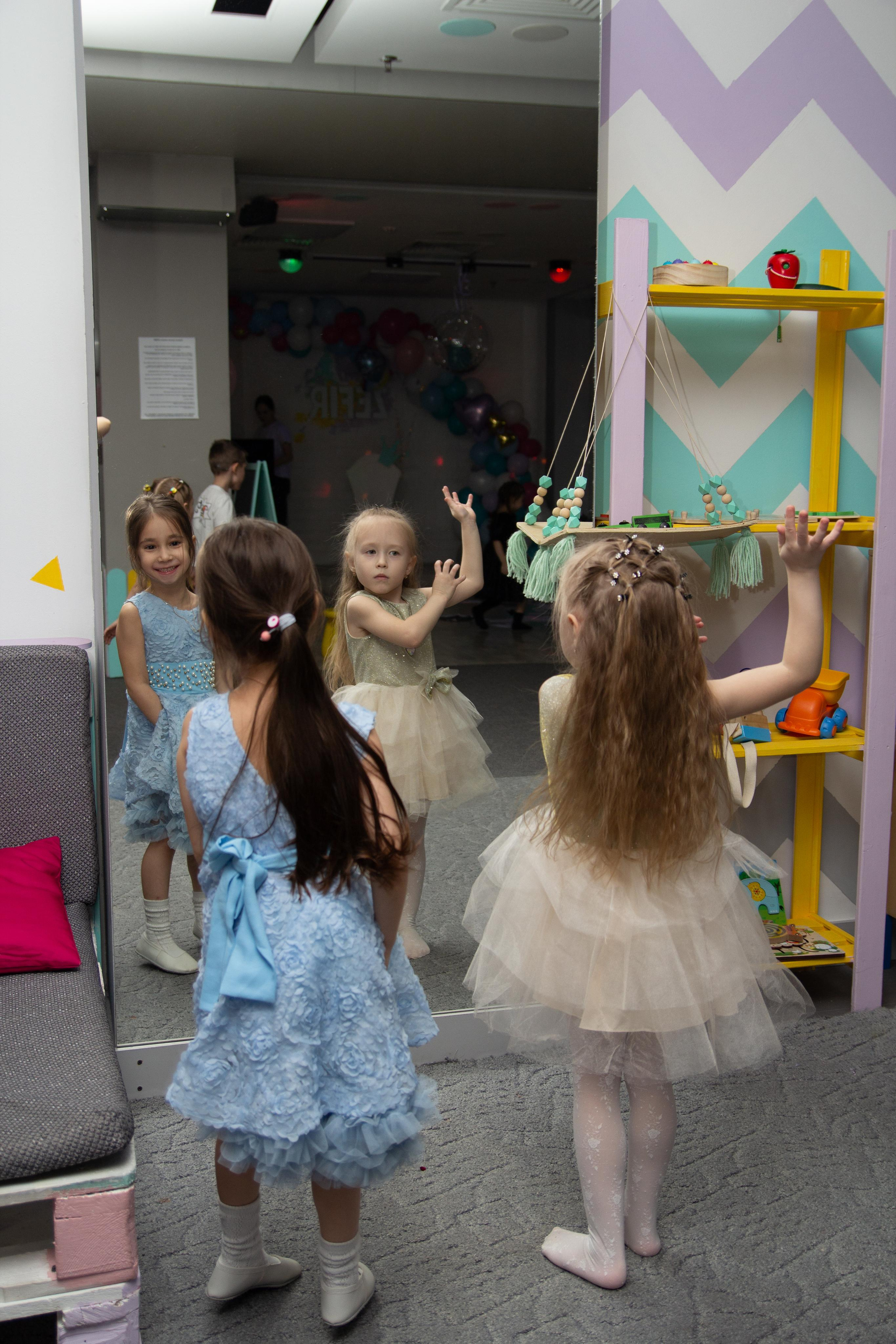 День рождения в стиле Уэнздей. Фотограф Ирина Колесникова