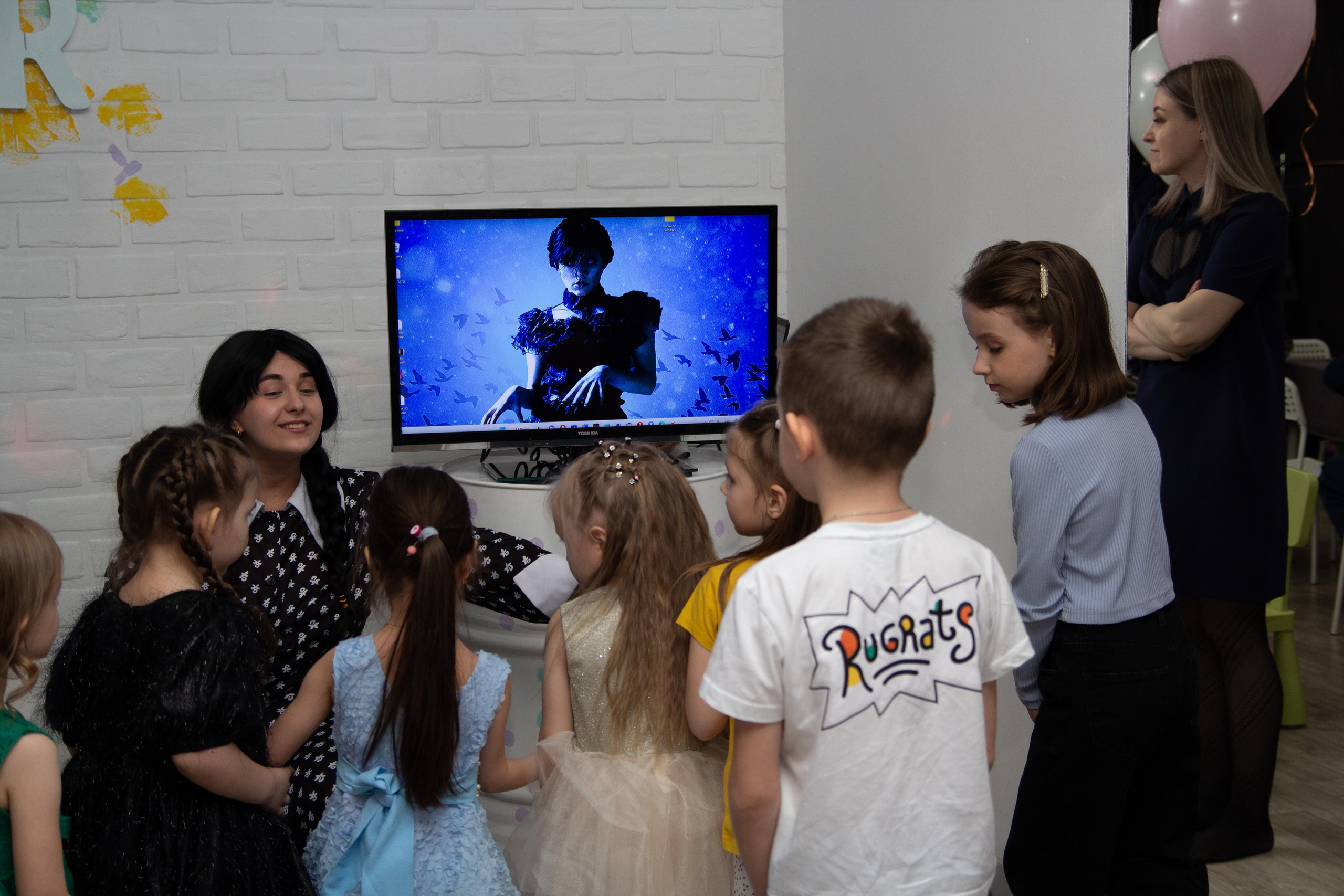 День рождения в стиле Уэнздей. Фотограф Ирина Колесникова