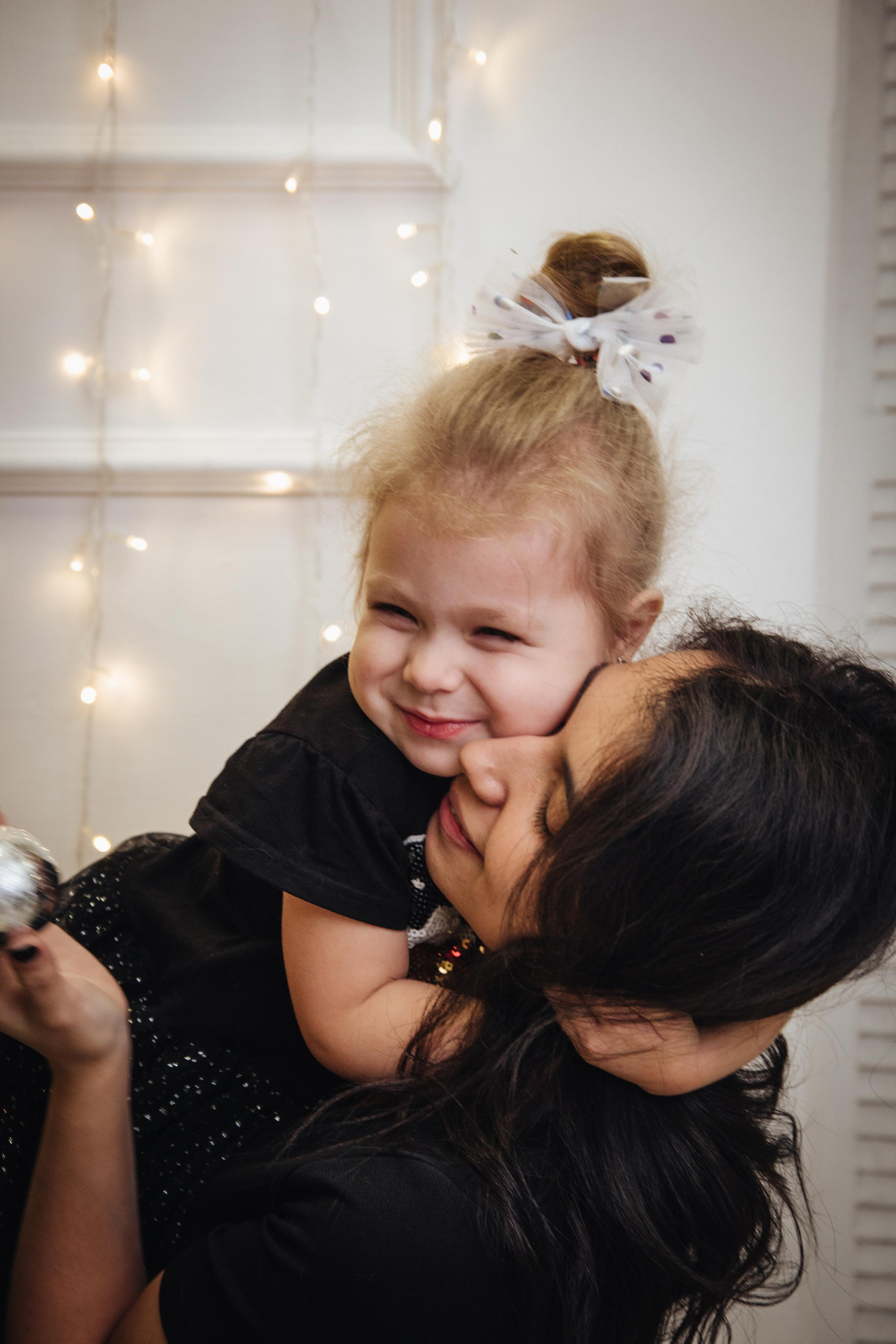 Два сыночка и лапочка-дочка). Новогодняя в студии. Фотограф Ирина Колесникова