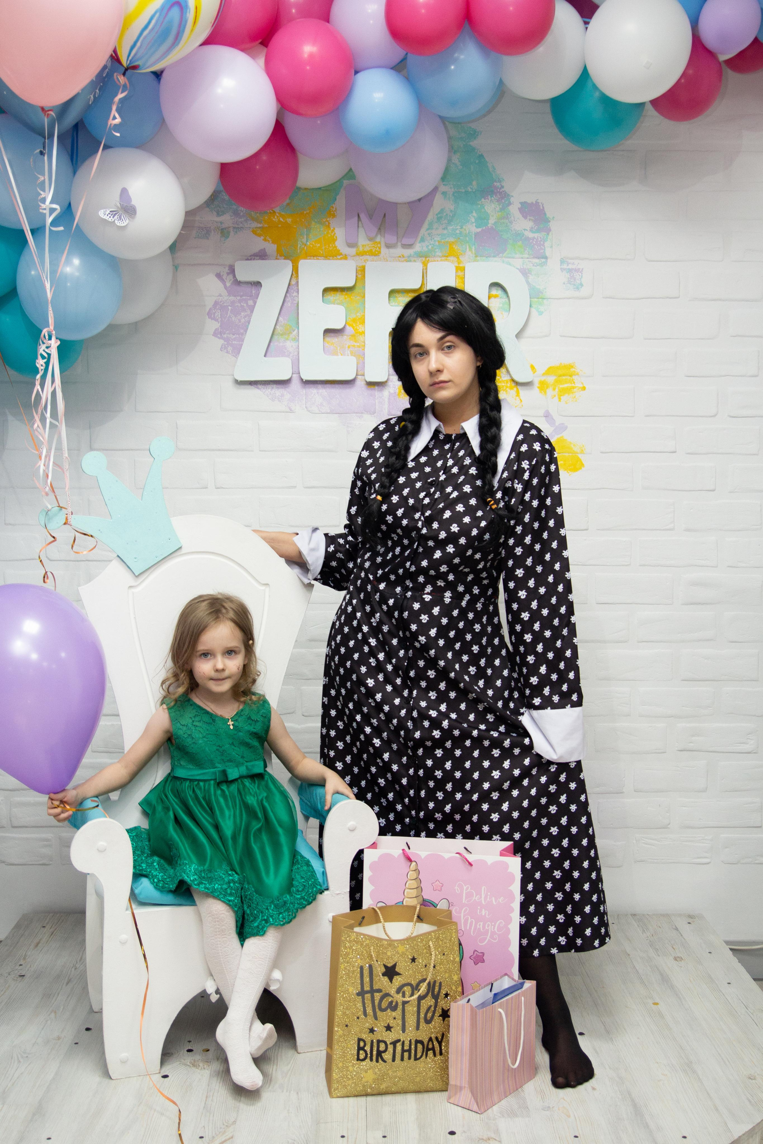 День рождения в стиле Уэнздей. Фотограф Ирина Колесникова