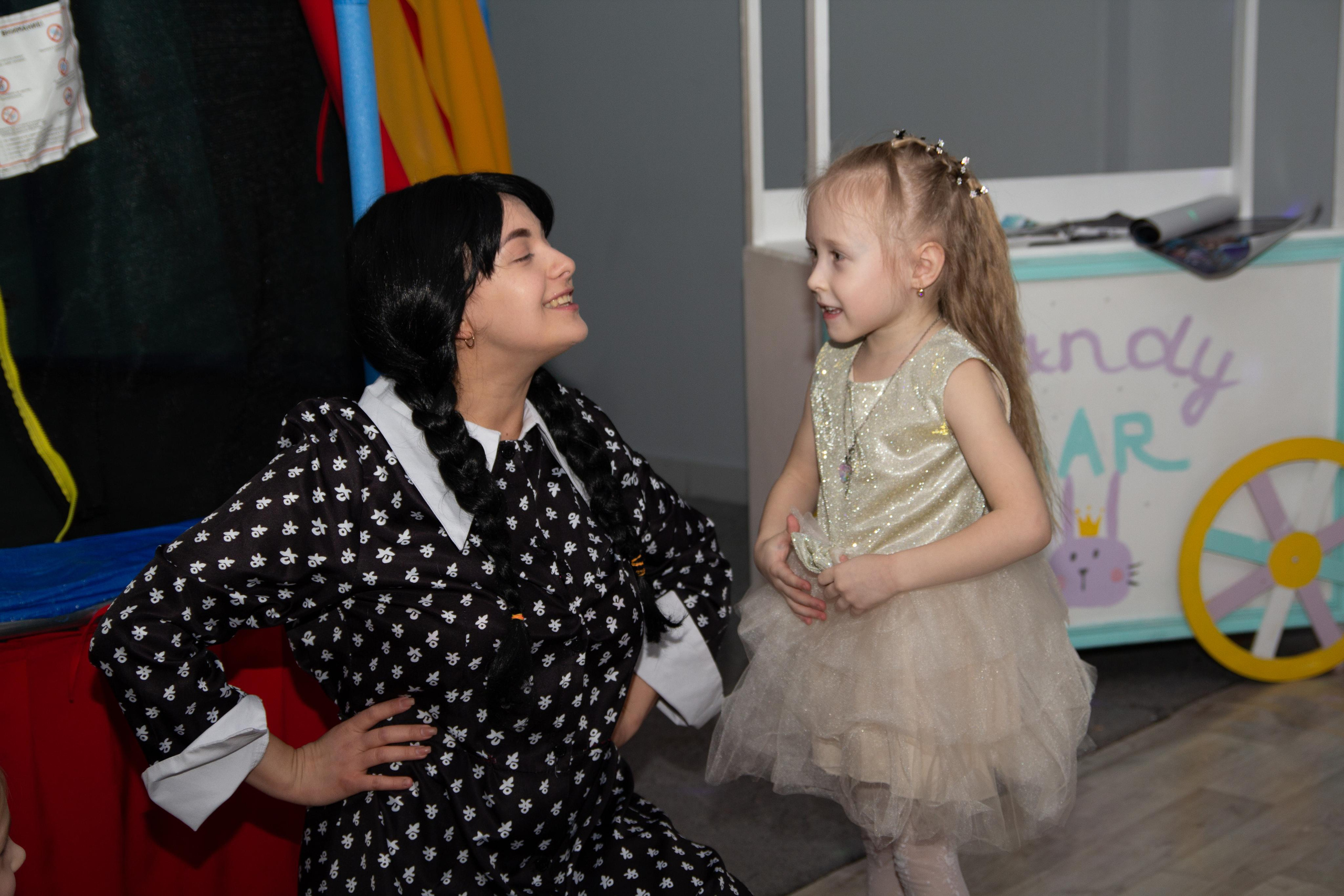 День рождения в стиле Уэнздей. Фотограф Ирина Колесникова