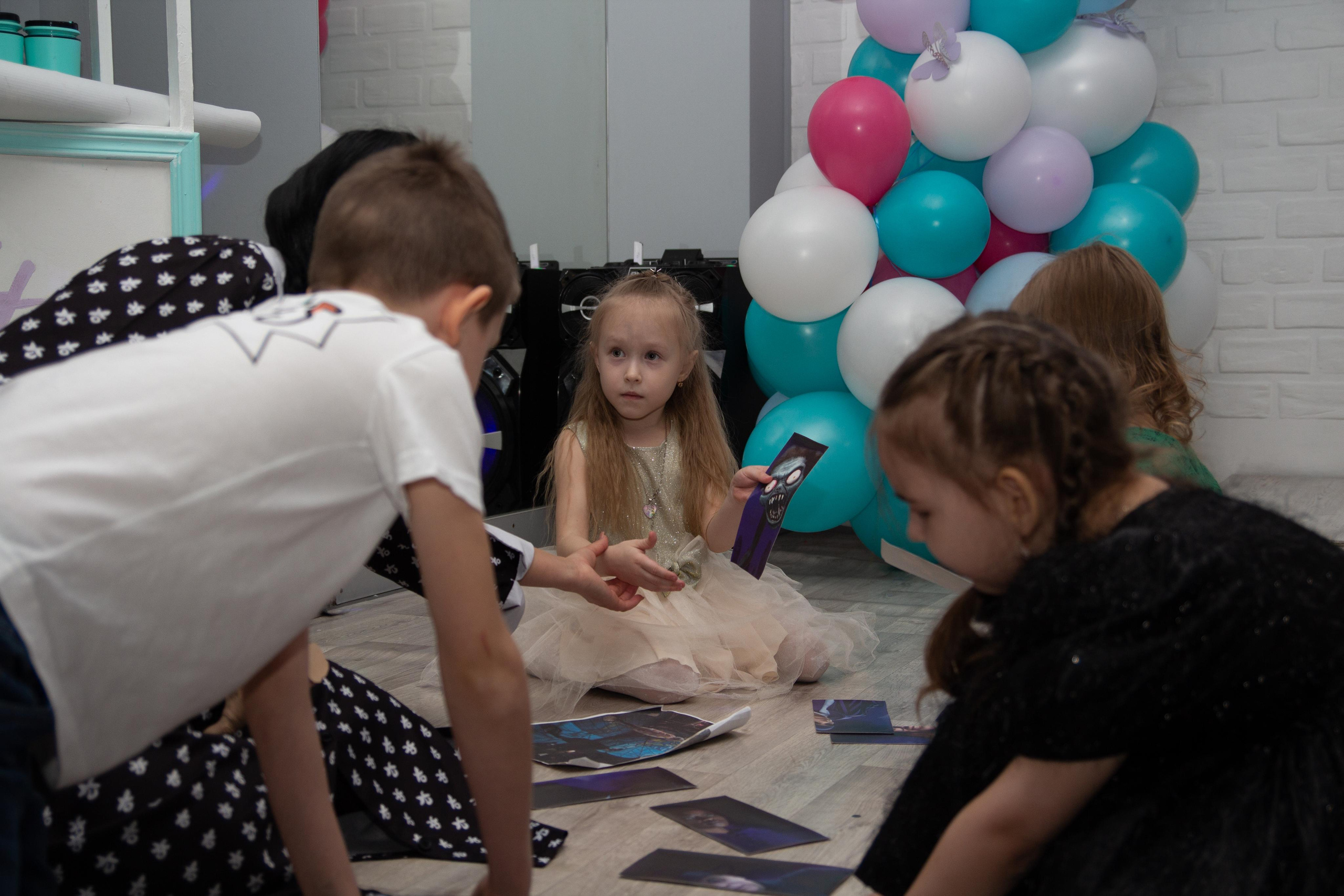 День рождения в стиле Уэнздей. Фотограф Ирина Колесникова