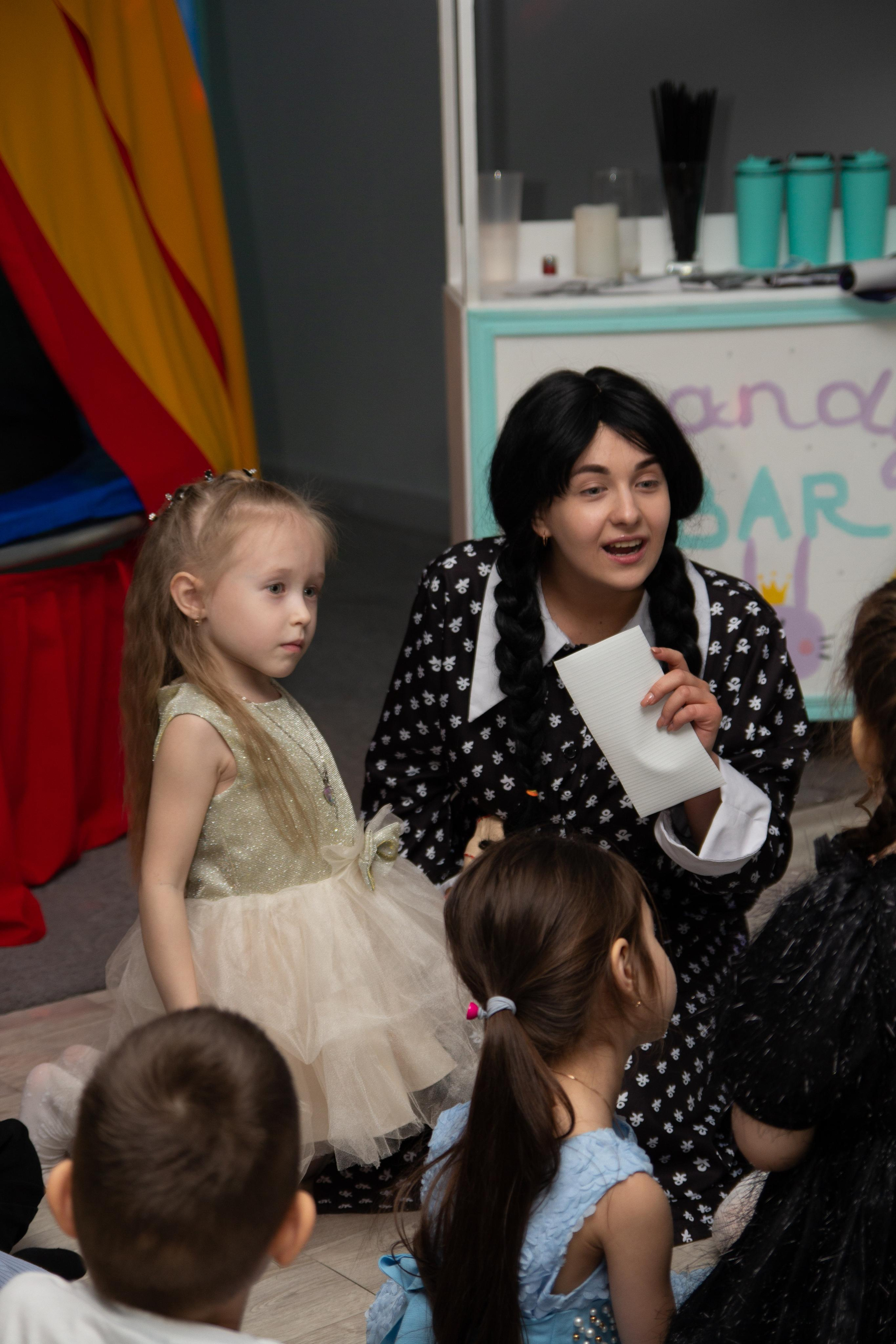 День рождения в стиле Уэнздей. Фотограф Ирина Колесникова