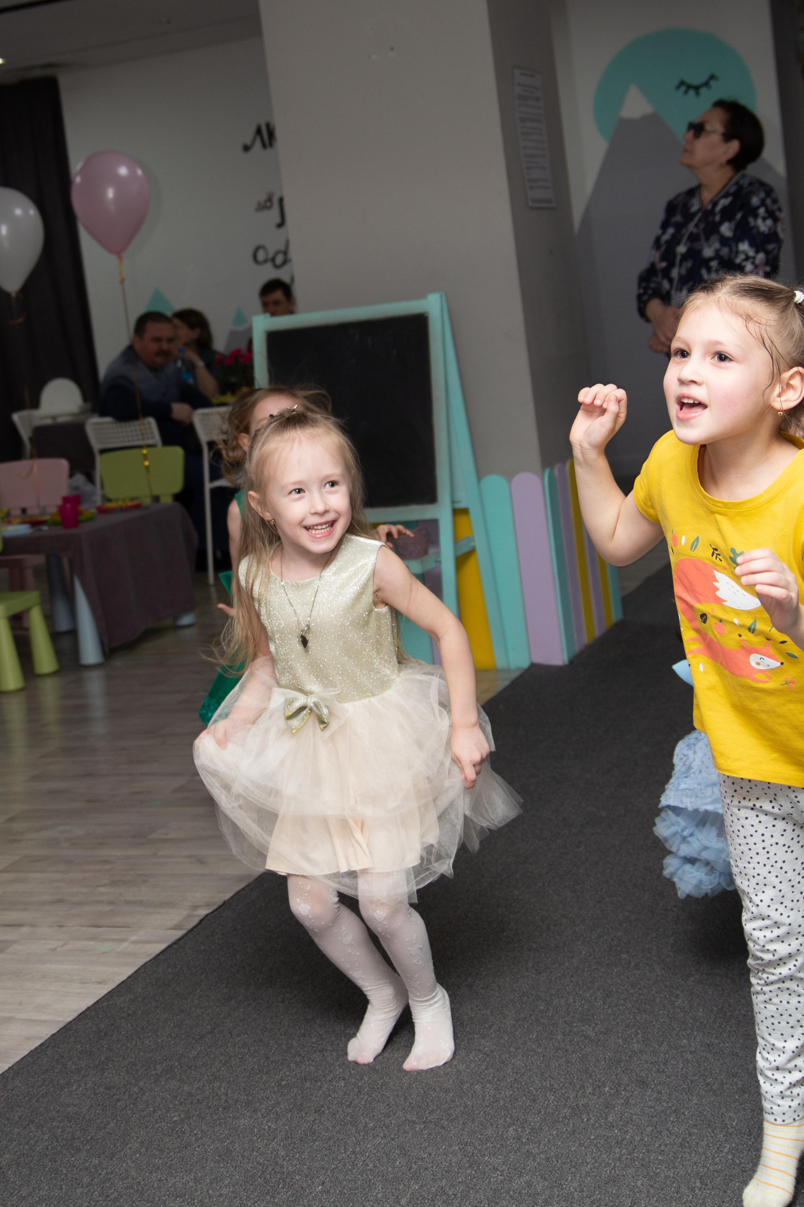 День рождения в стиле Уэнздей. Фотограф Ирина Колесникова