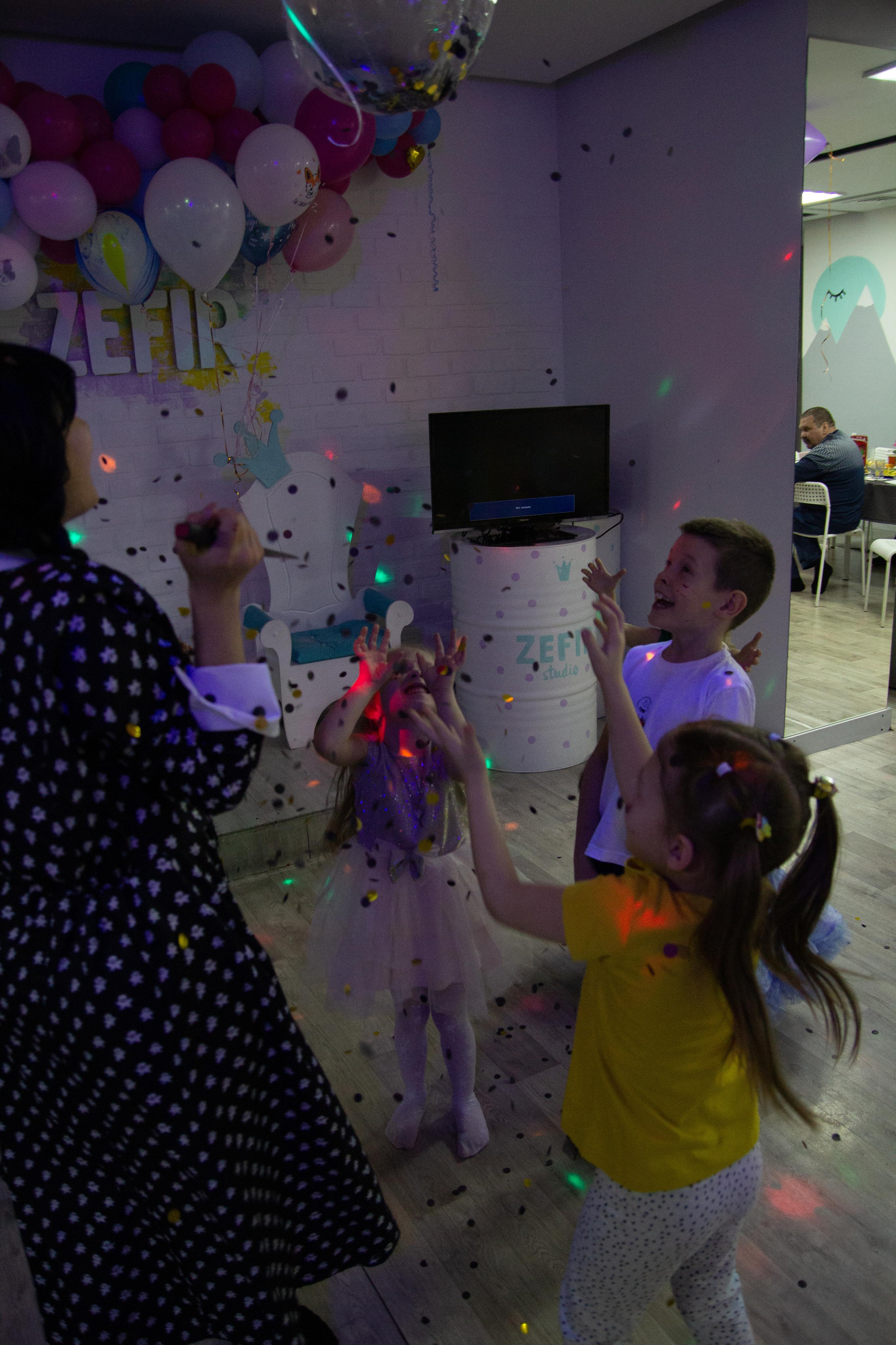 День рождения в стиле Уэнздей. Фотограф Ирина Колесникова