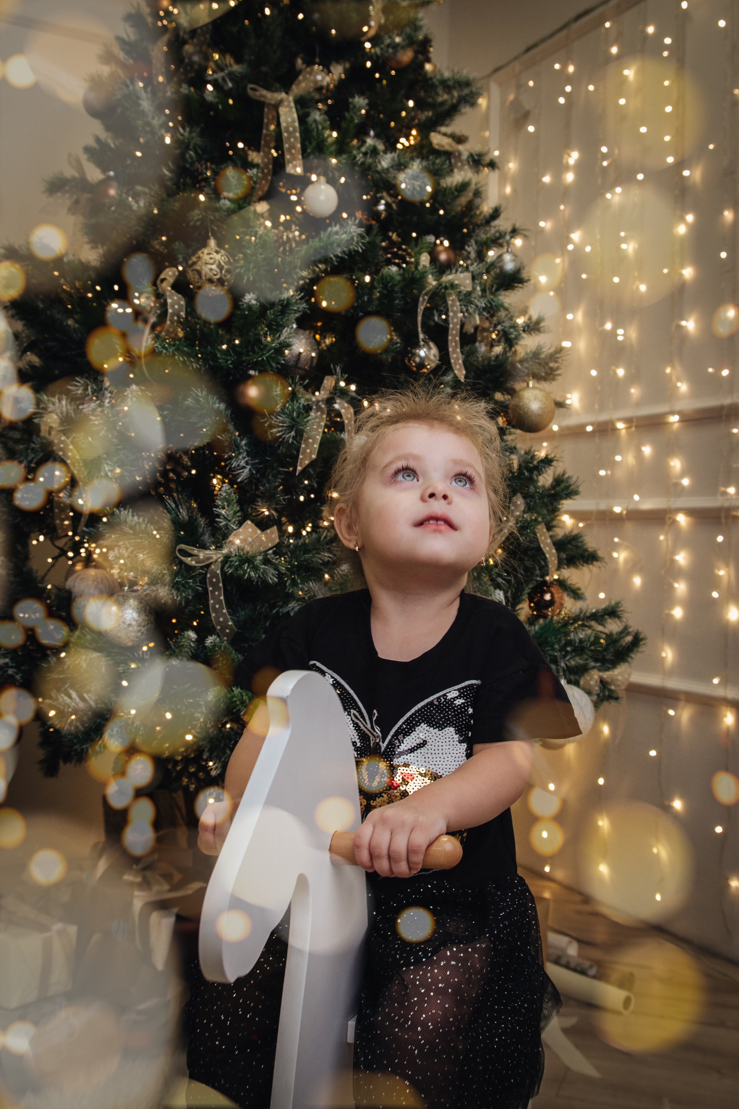 Два сыночка и лапочка-дочка). Новогодняя в студии. Фотограф Ирина Колесникова