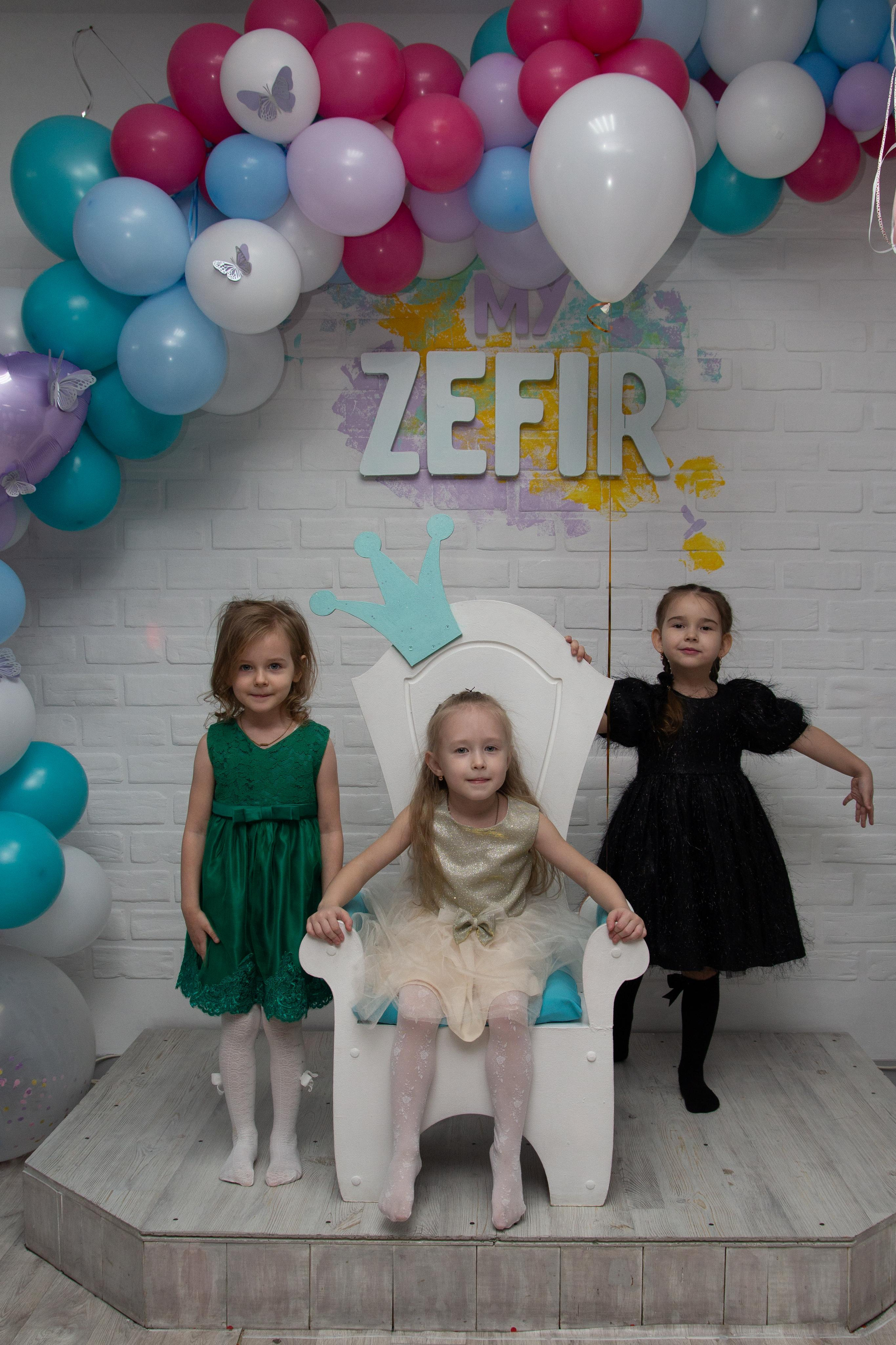 День рождения в стиле Уэнздей. Фотограф Ирина Колесникова