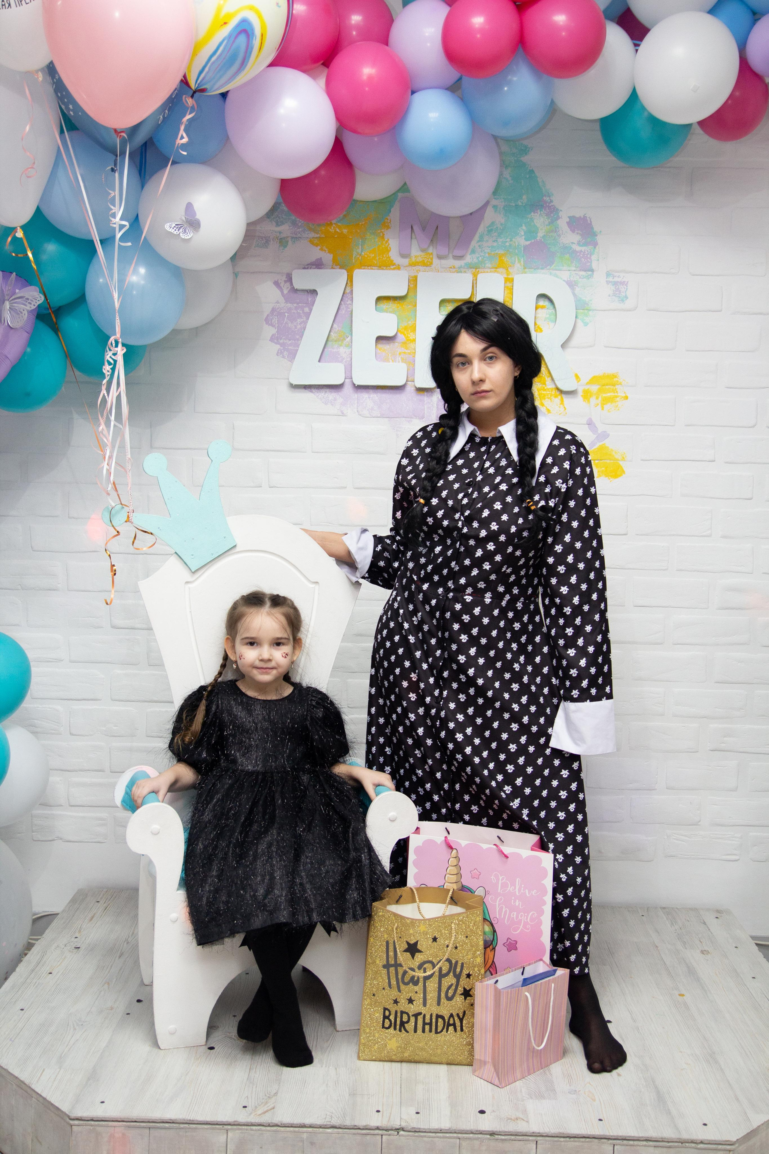 День рождения в стиле Уэнздей. Фотограф Ирина Колесникова