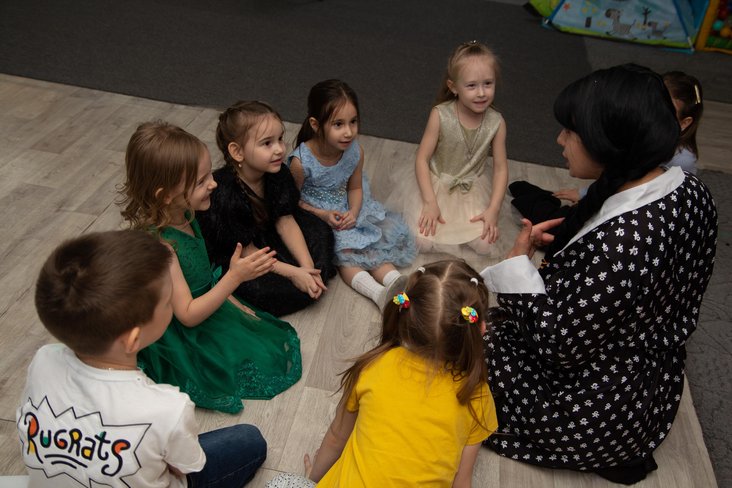 День рождения в стиле Уэнздей. Фотограф Ирина Колесникова