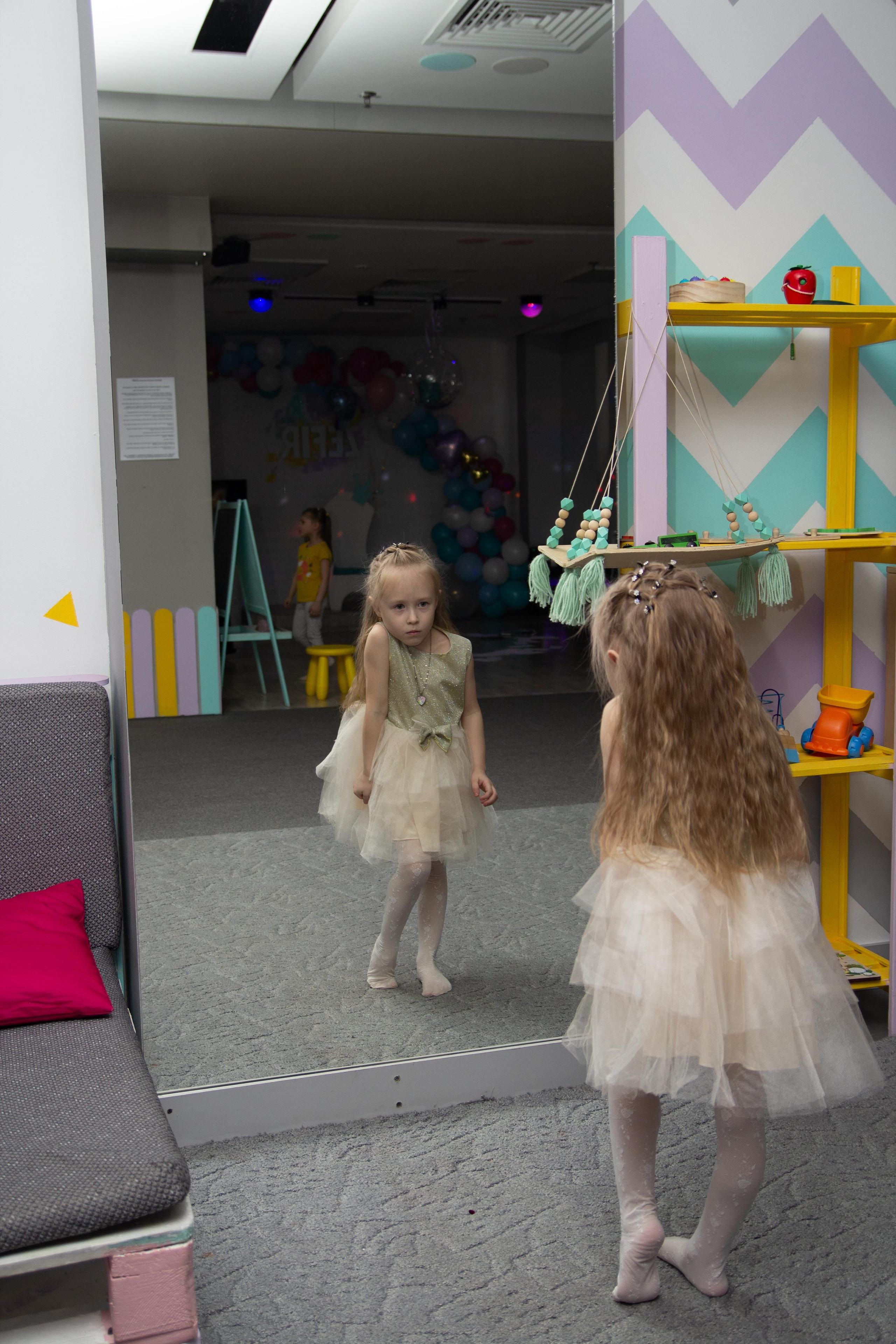 День рождения в стиле Уэнздей. Фотограф Ирина Колесникова