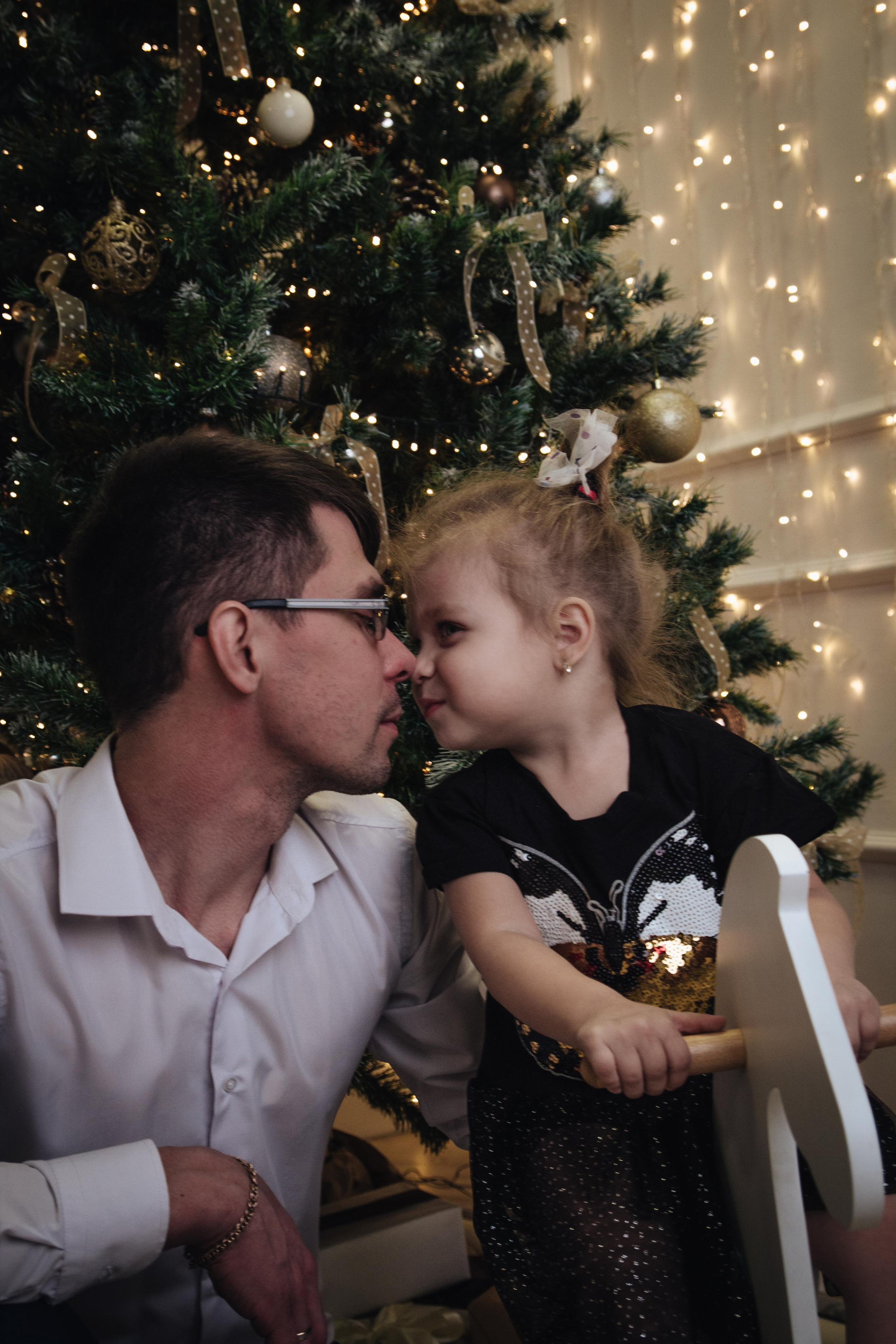 Два сыночка и лапочка-дочка). Новогодняя в студии. Фотограф Ирина Колесникова