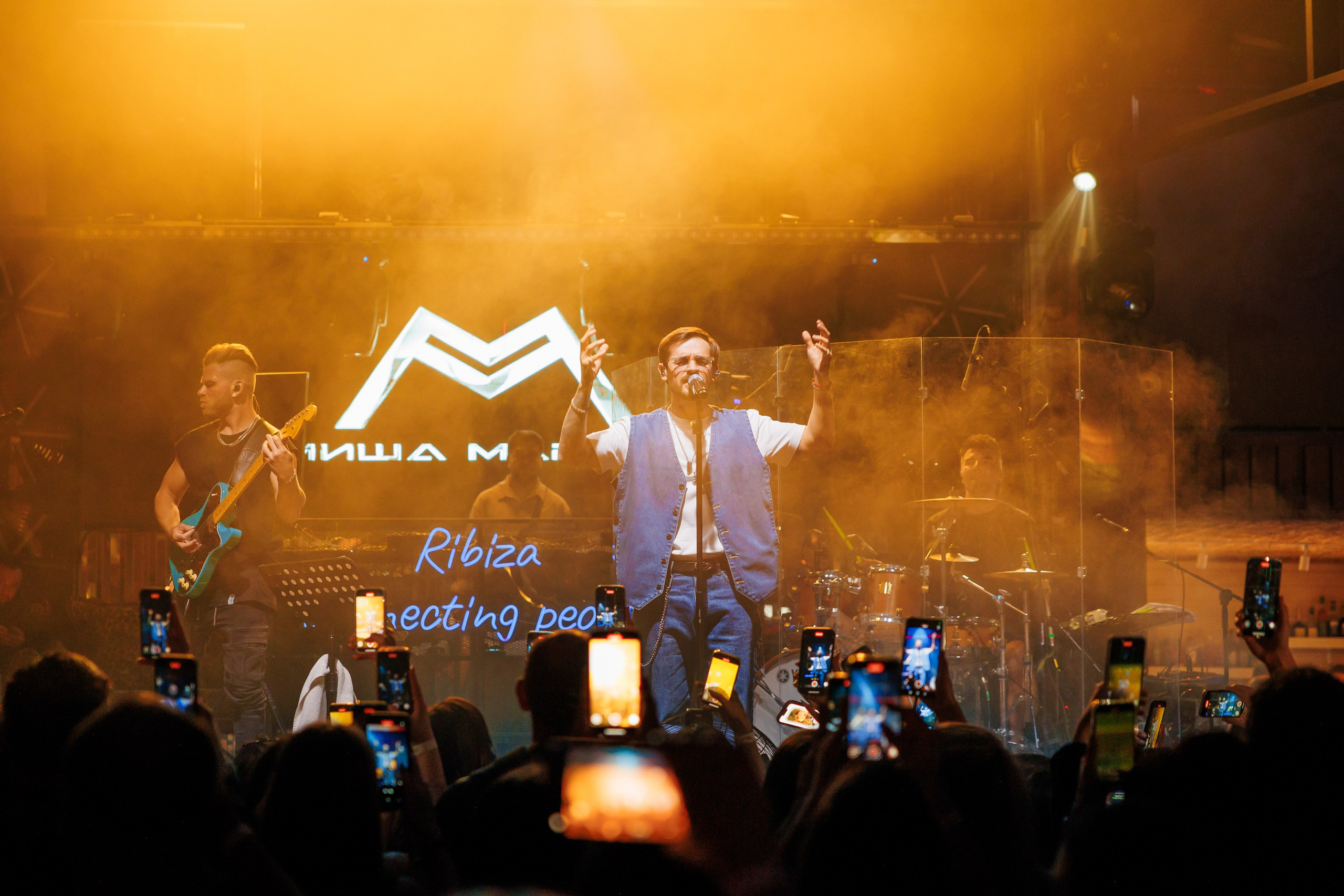 Concert. Событийный и портретный фотограф в Москве — Адам Черноуски