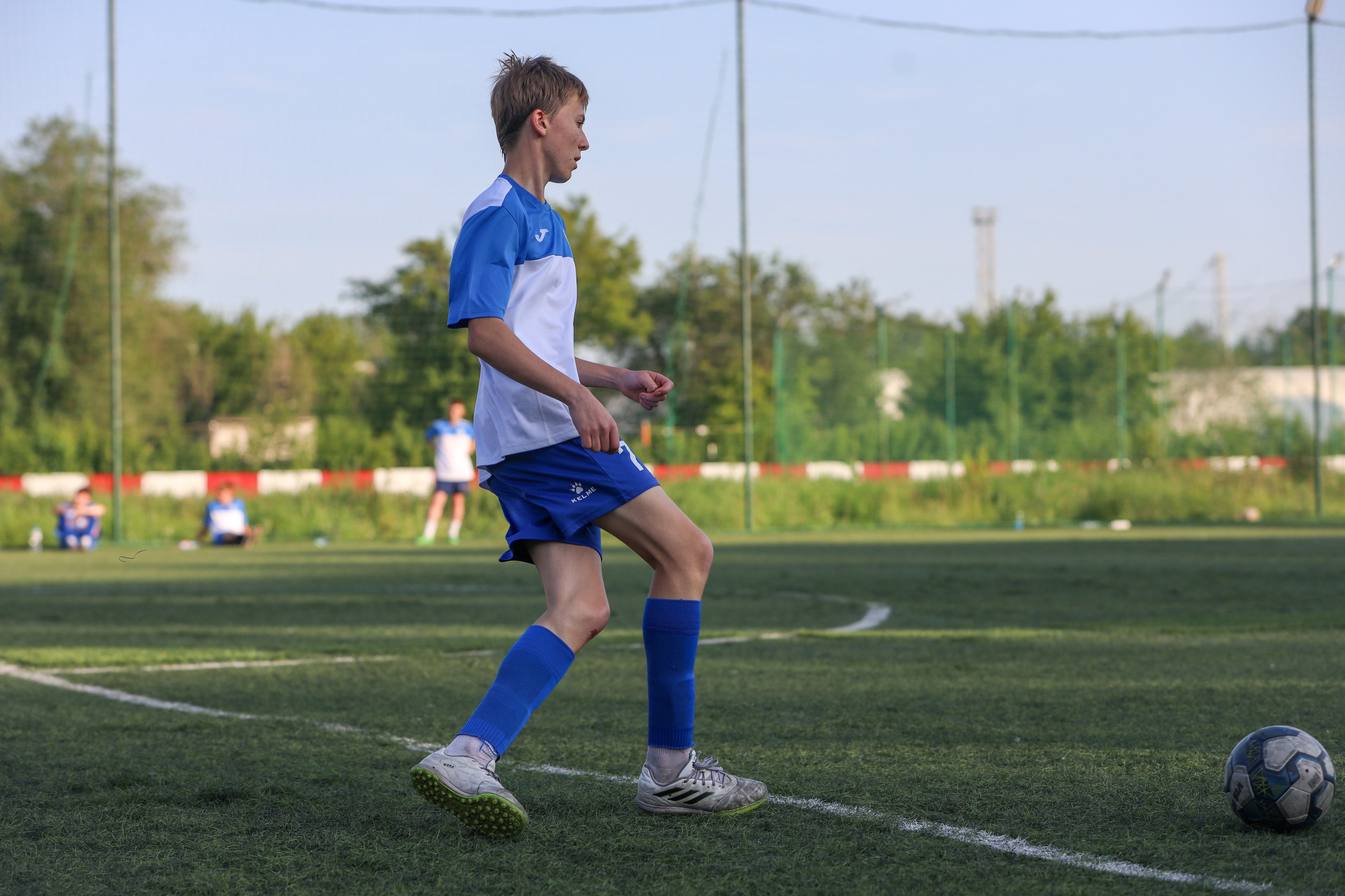 Кинель — Виктория Унион. Чемпионат СФПЛ. Молодежная футбольная лига U-15. Спортивный фотограф в Самаре