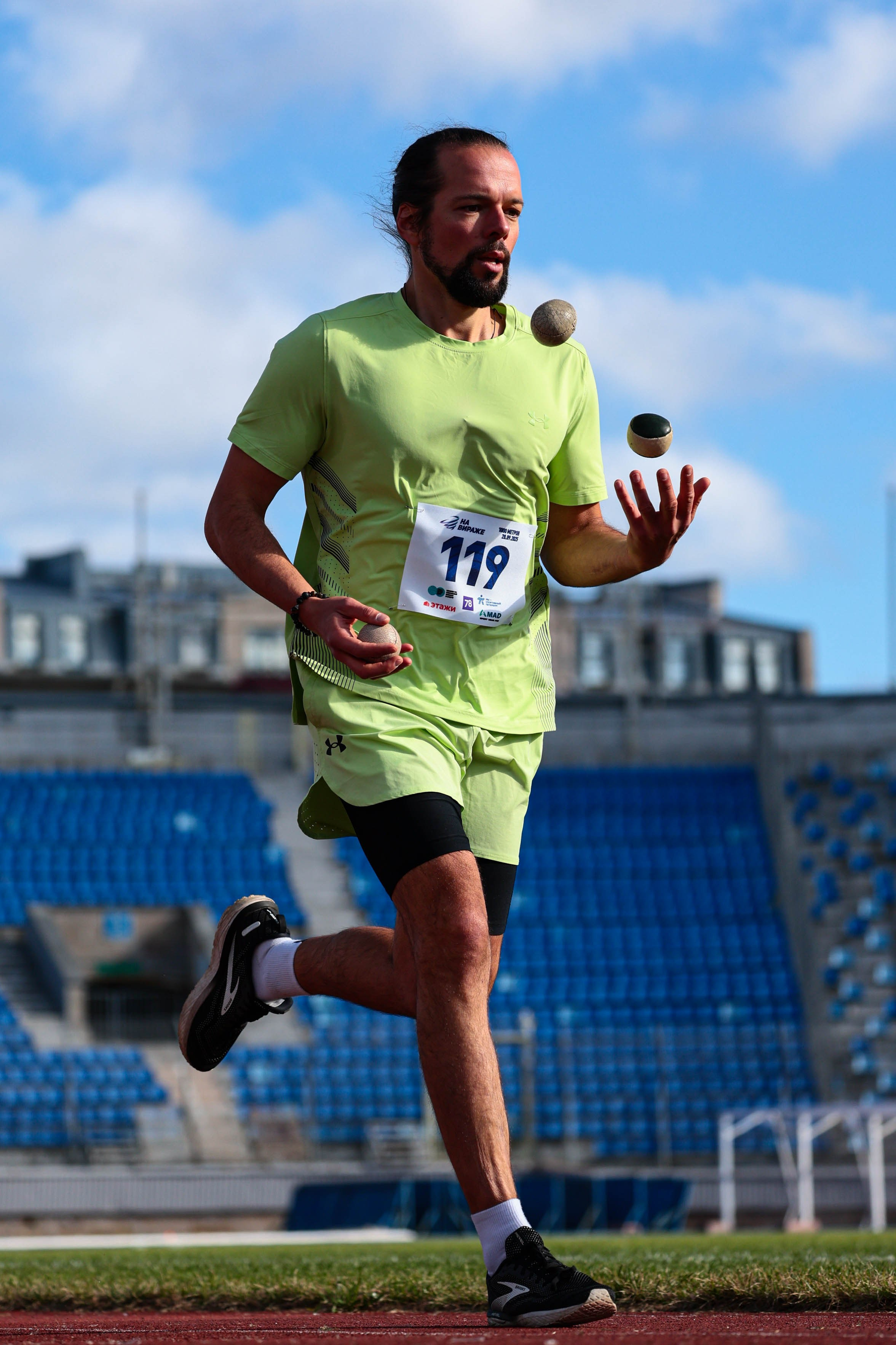 На вираже 2025. Спортивный фотограф в Санкт-Петербурге Илья Vacool