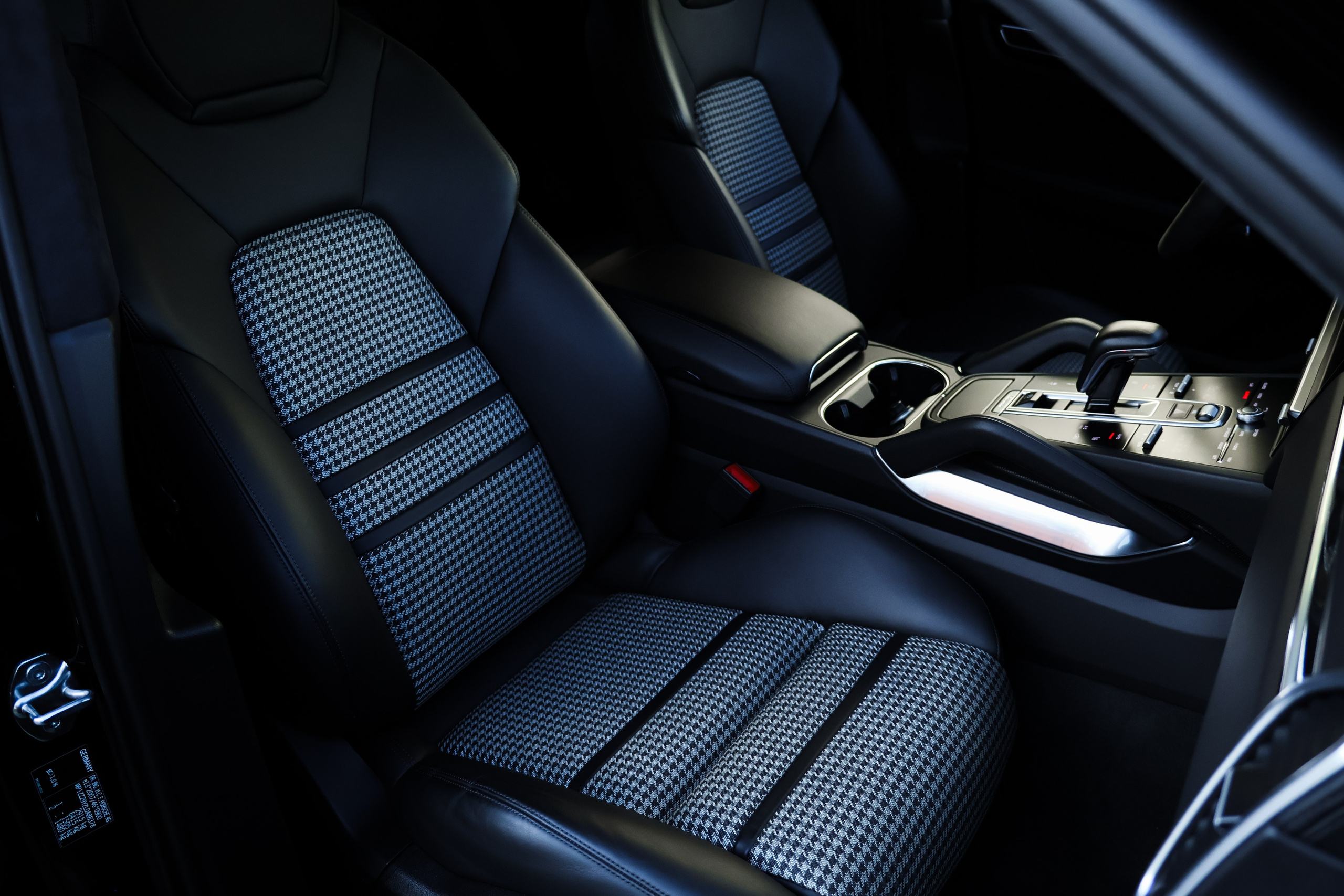 Porsche Cayenne Turbo. Photo-nk