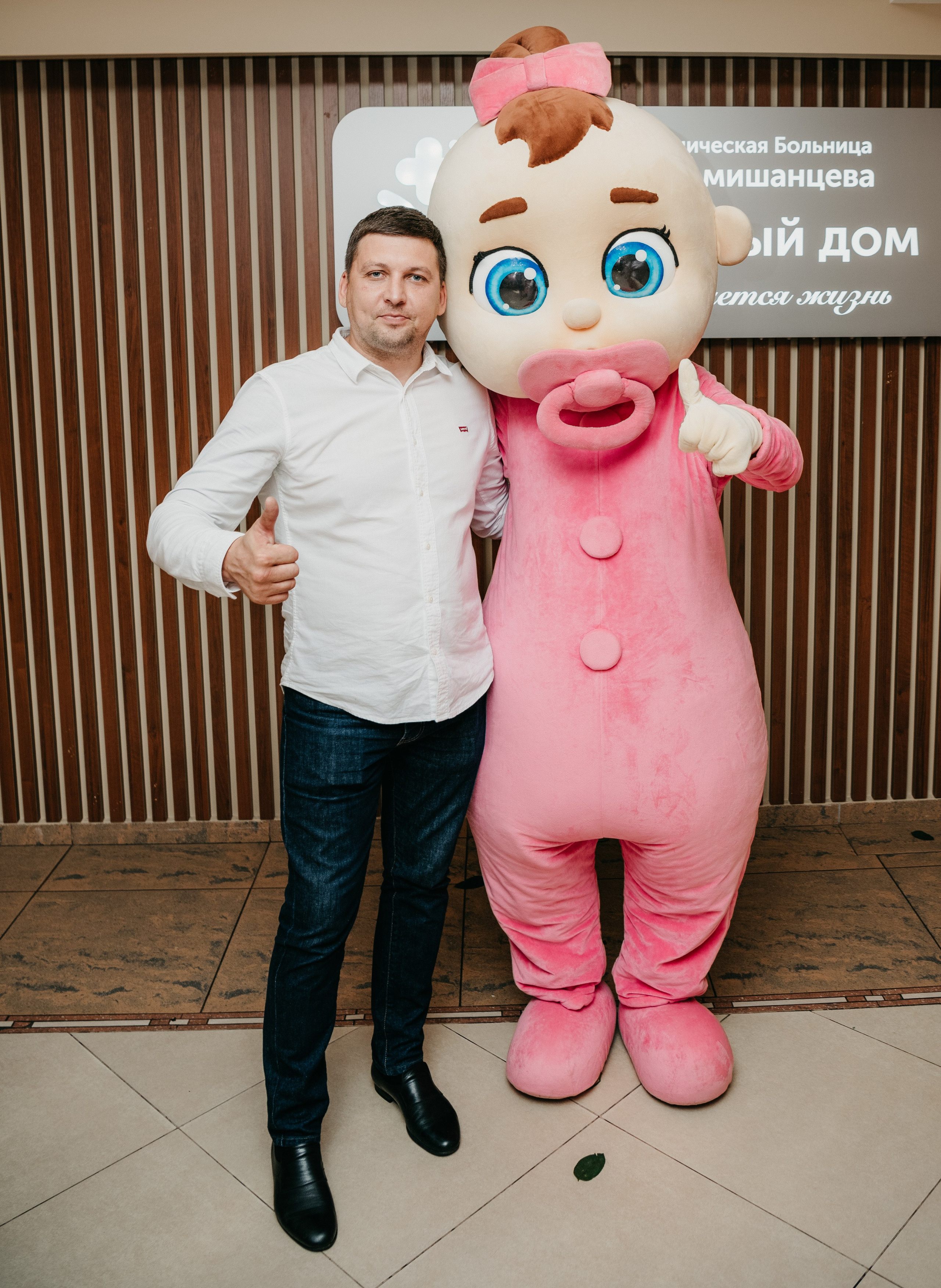 Выписка Софии в ГКБ Ерамишанцева. Фотограф на выписку из роддома в Москве и МО
