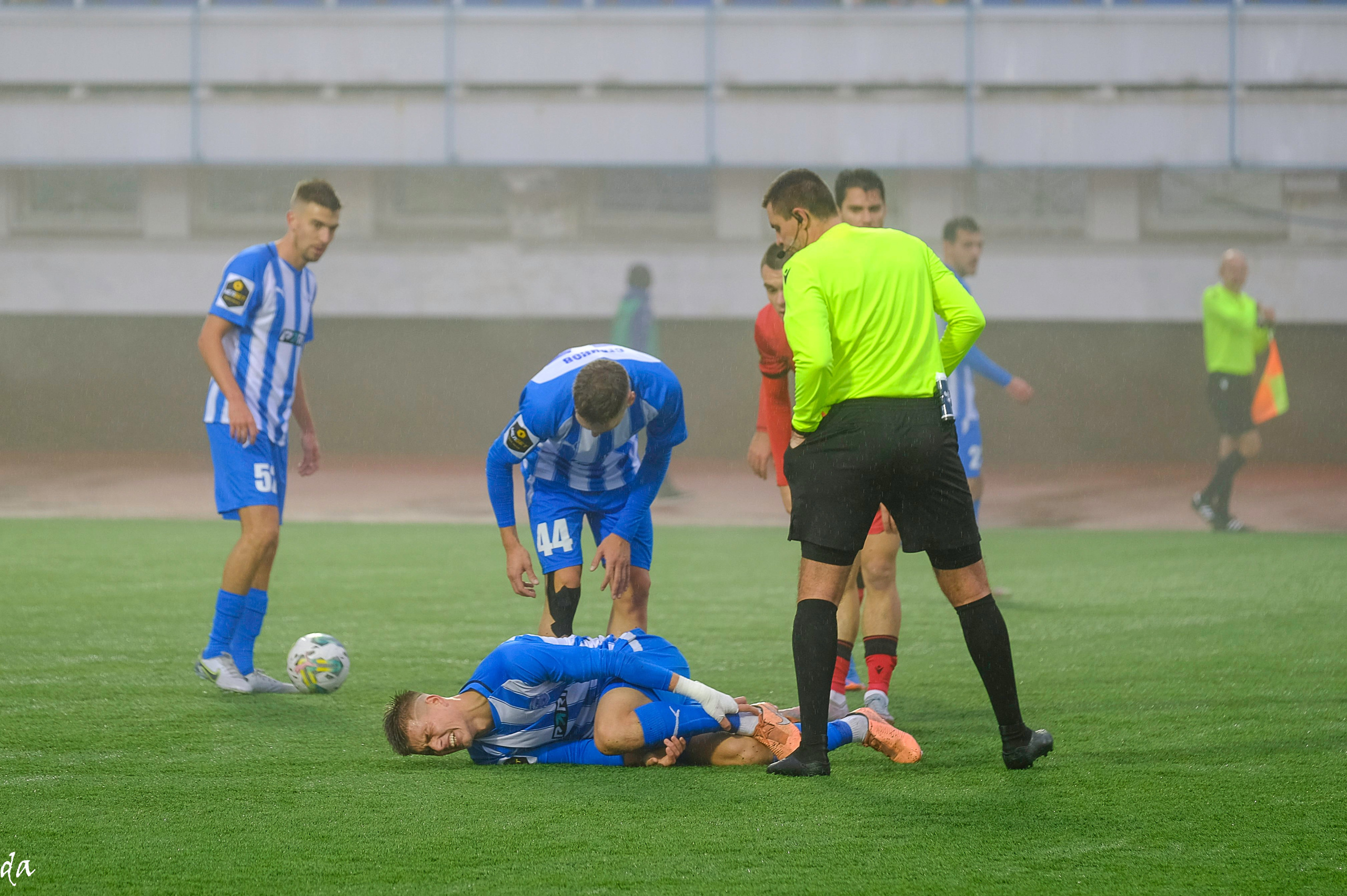 Фото футбольных матчей Первая лига ФНЛ. Фотограф Дмитрий Алексеев