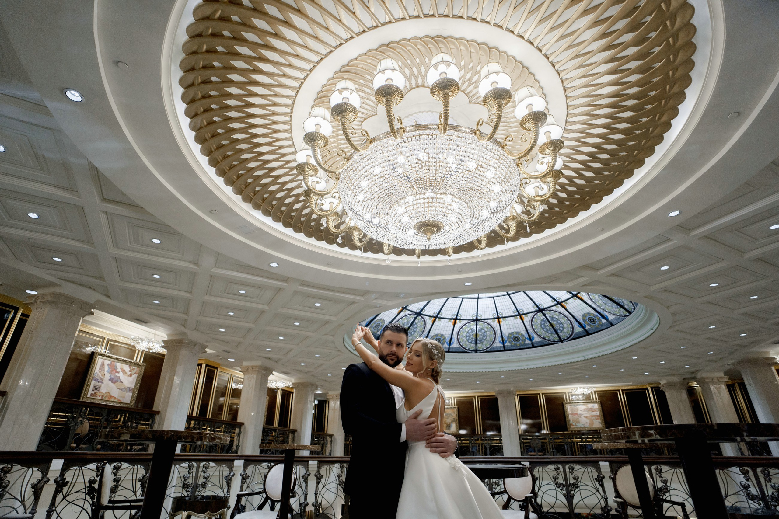 Свадебная фотосессия в отеле St. Regis Москва Никольская. Свадебный и семейный фотограф в Москве Светлана Зоткина