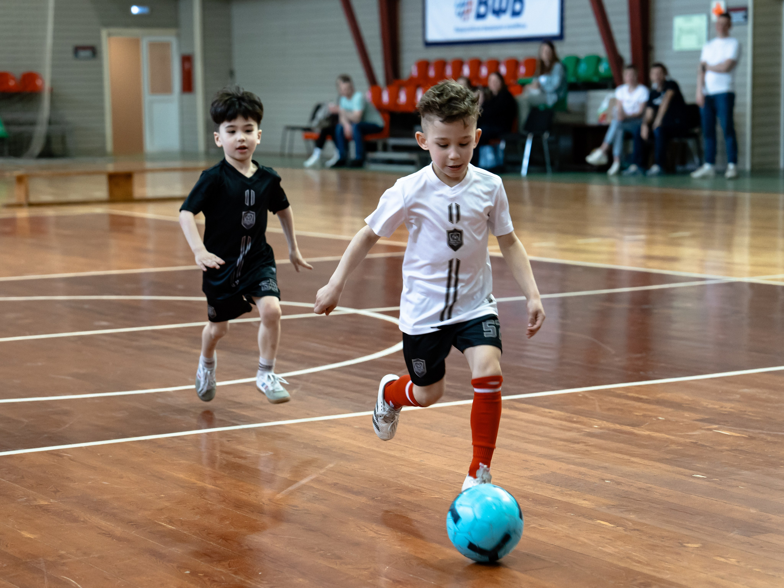 Тики-Така Противостояние 2025. Крамер Юлиана детский и семейный фотограф