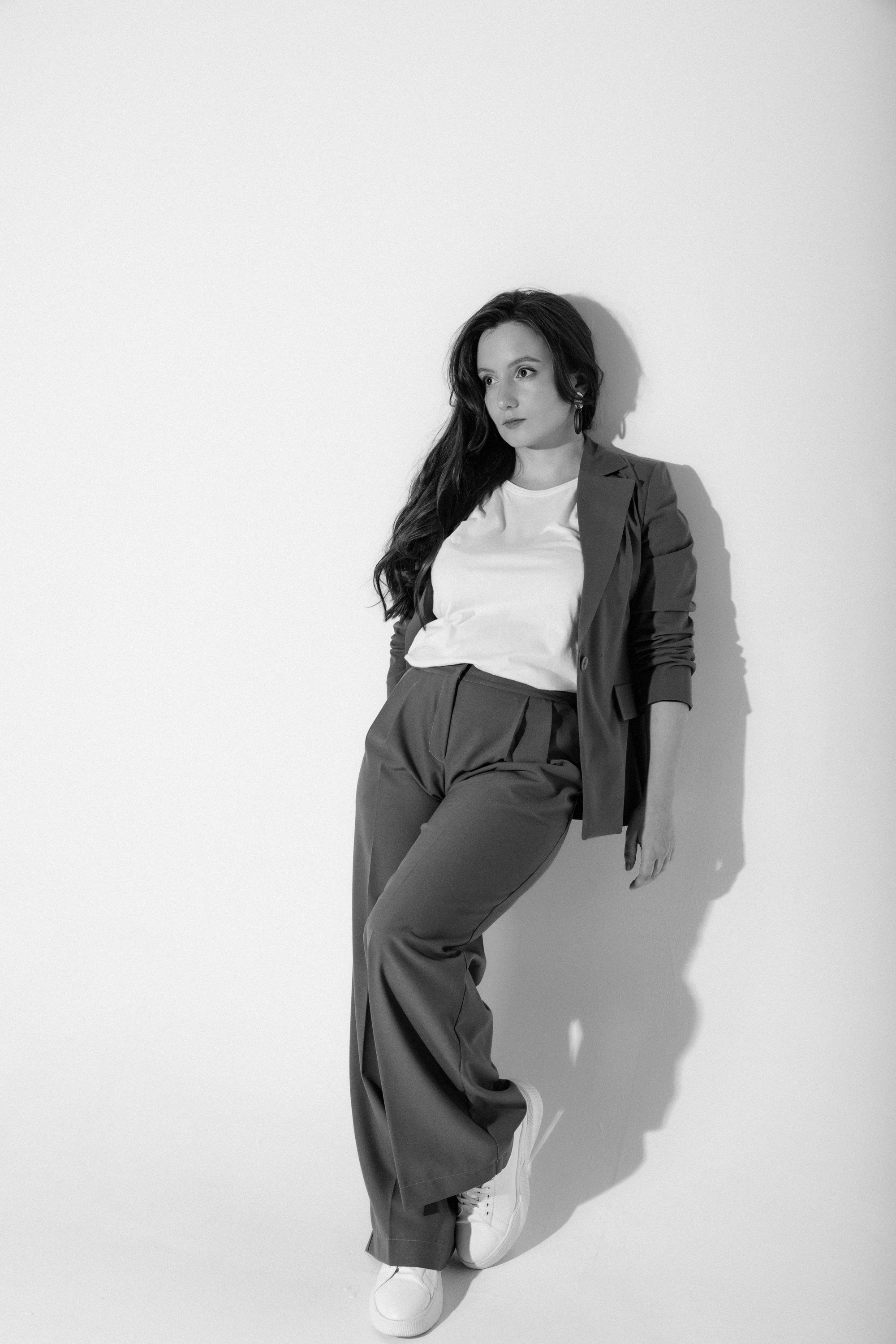 Женские студийные портреты для серт. Фотограф Анастасия Косюра