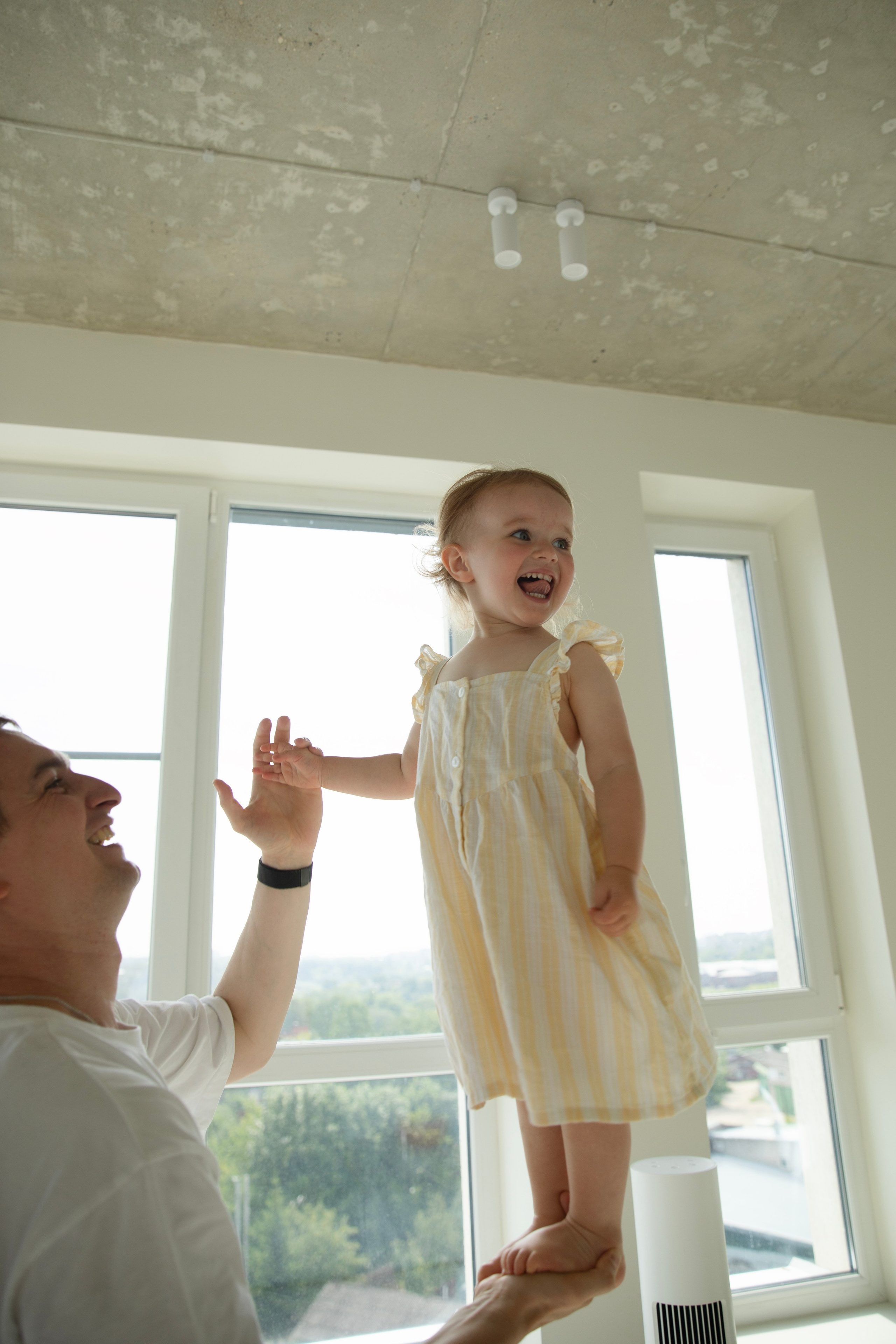 Домашняя съемка красивой семьи в солнечной квартире. Фотограф новорожденных, детский фотограф  Москва.Семейная съемка Москва. Семенова Анна