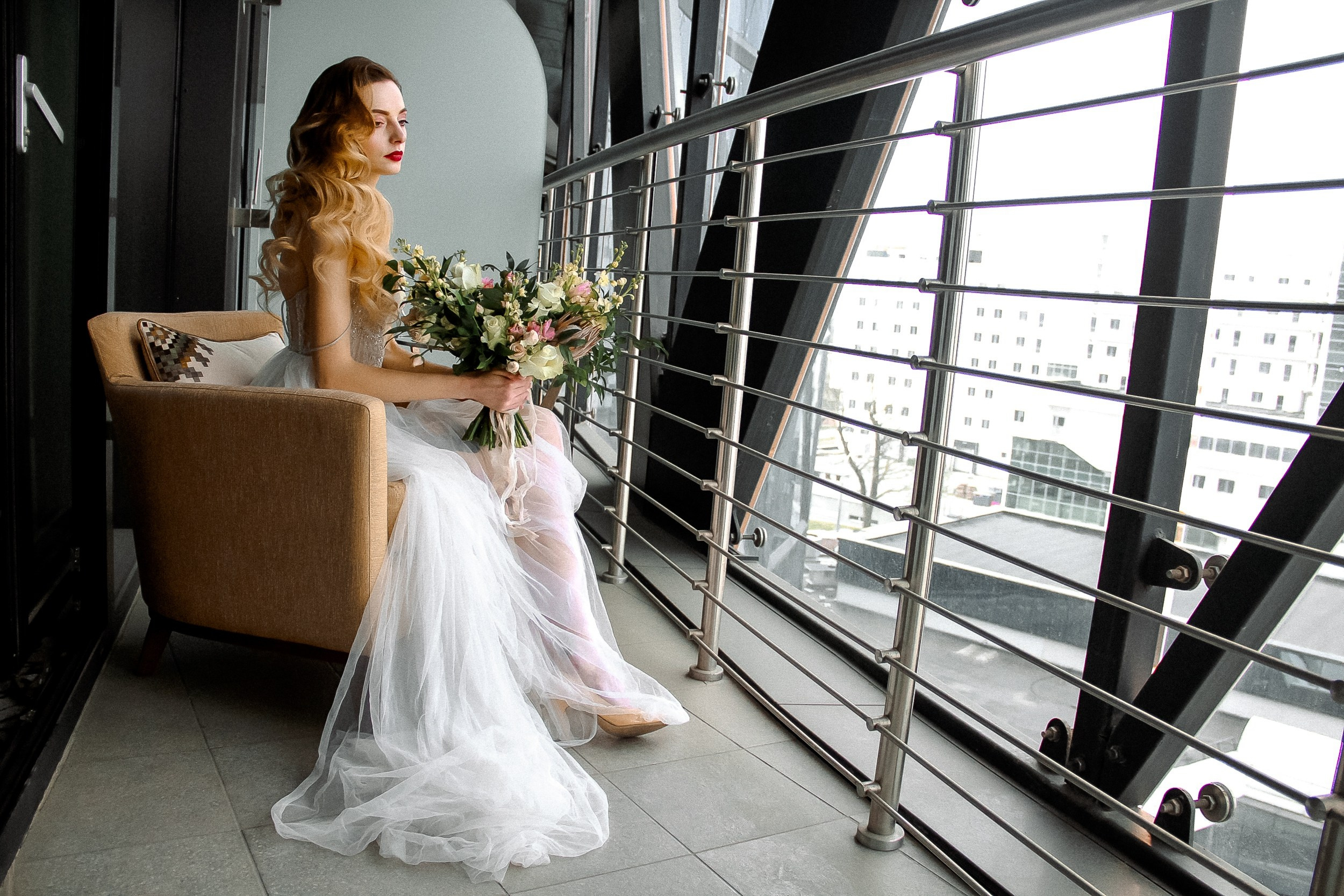 Ślubna sesja zdjęciowa w hotelu. Свадебный фотограф Варшава Лодзь Польша Елена Юцова